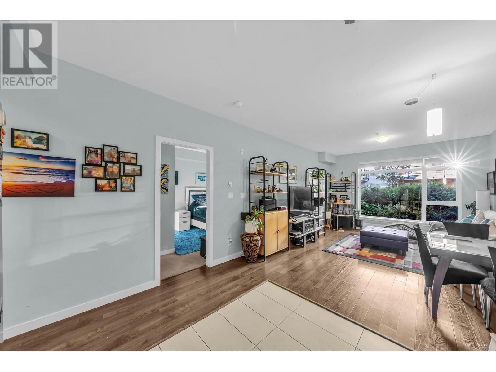 201 5248 Grimmer Street, Burnaby, British Columbia  V5H 0E1 - Photo 5 - R2816363