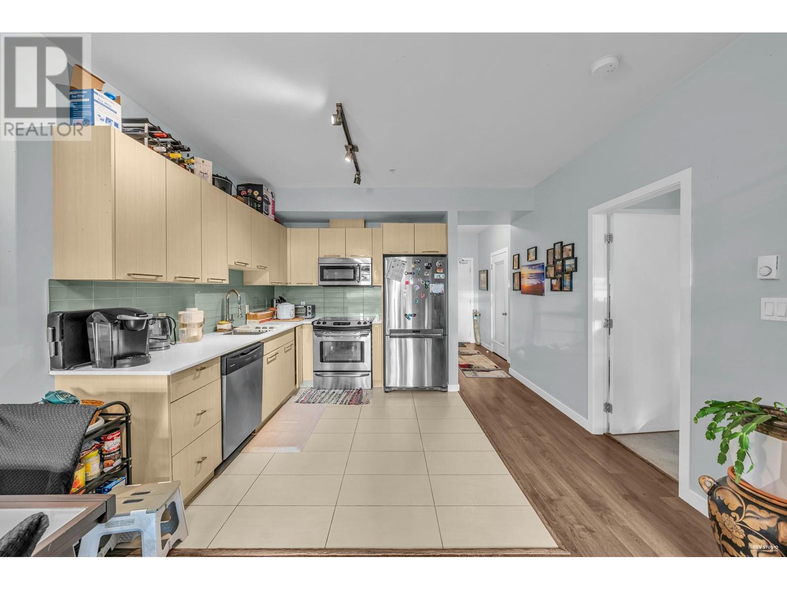 201 5248 Grimmer Street, Burnaby, British Columbia  V5H 0E1 - Photo 9 - R2816363