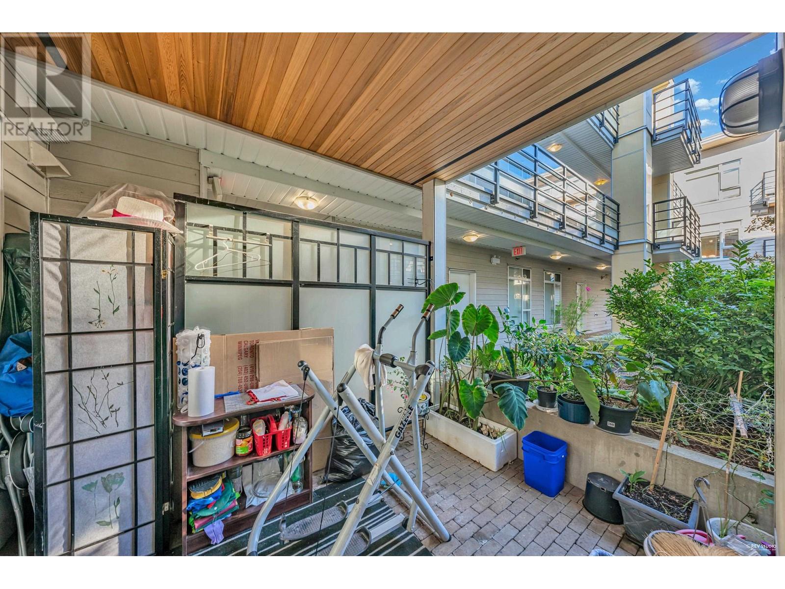 201 5248 Grimmer Street, Burnaby, British Columbia  V5H 0E1 - Photo 15 - R2816363