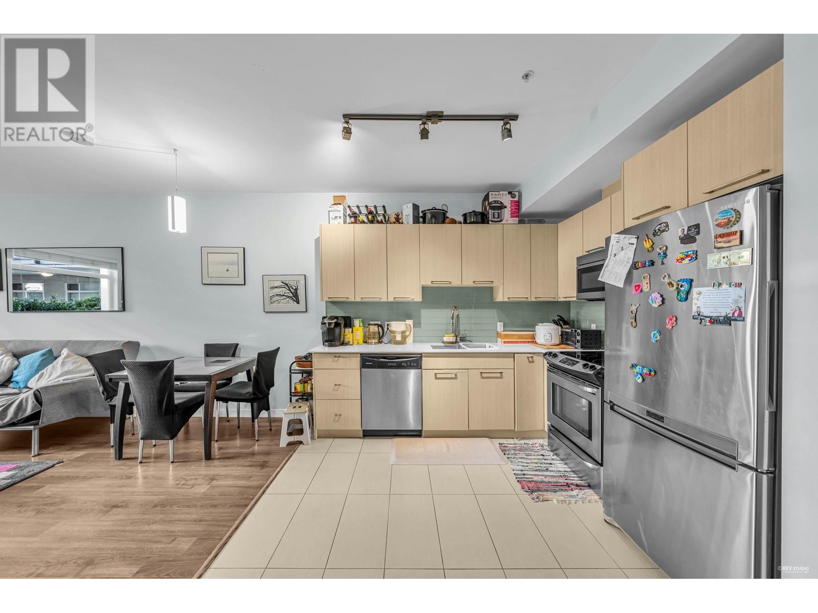 201 5248 Grimmer Street, Burnaby, British Columbia  V5H 0E1 - Photo 14 - R2816363