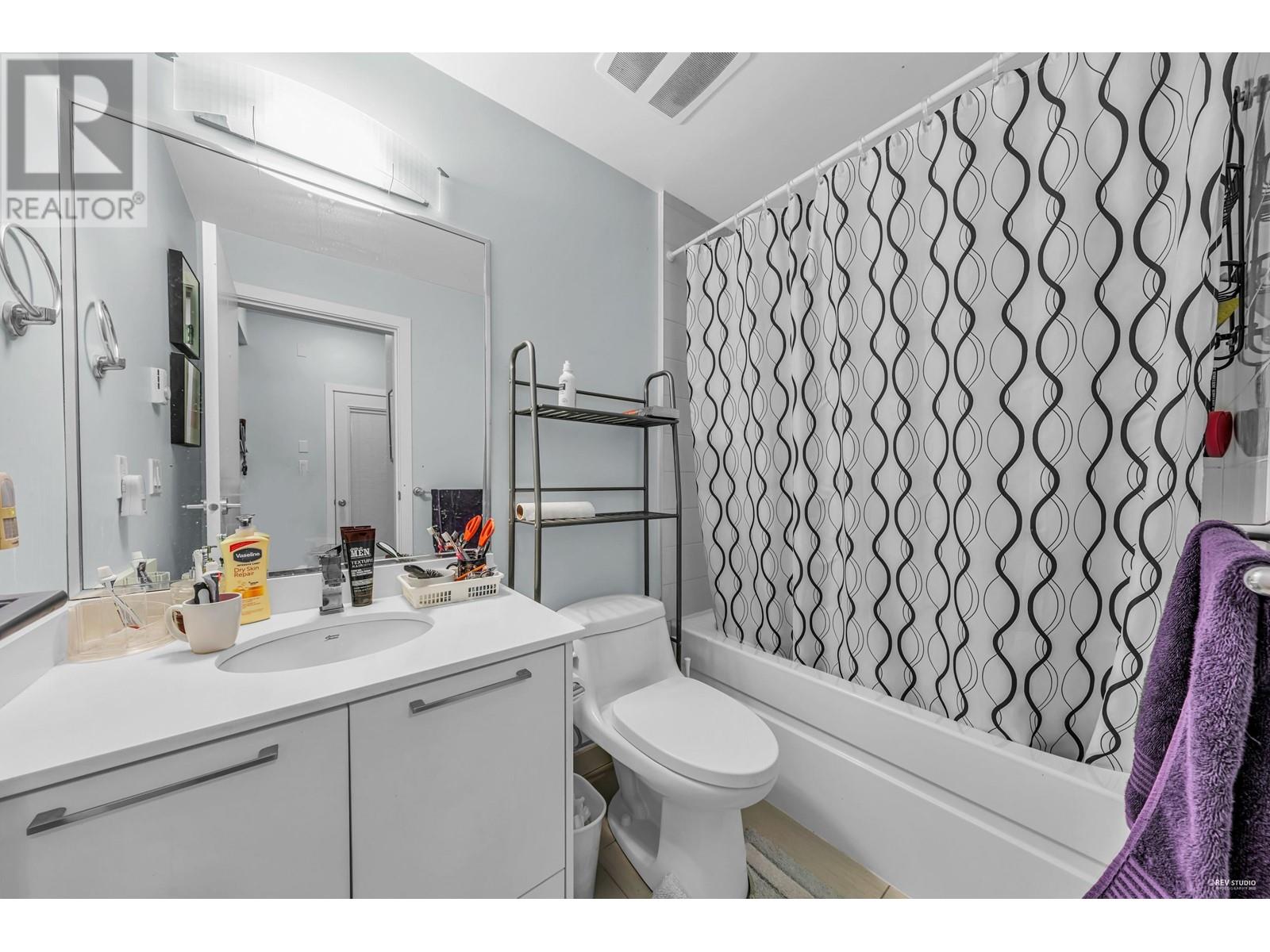 201 5248 Grimmer Street, Burnaby, British Columbia  V5H 0E1 - Photo 13 - R2816363