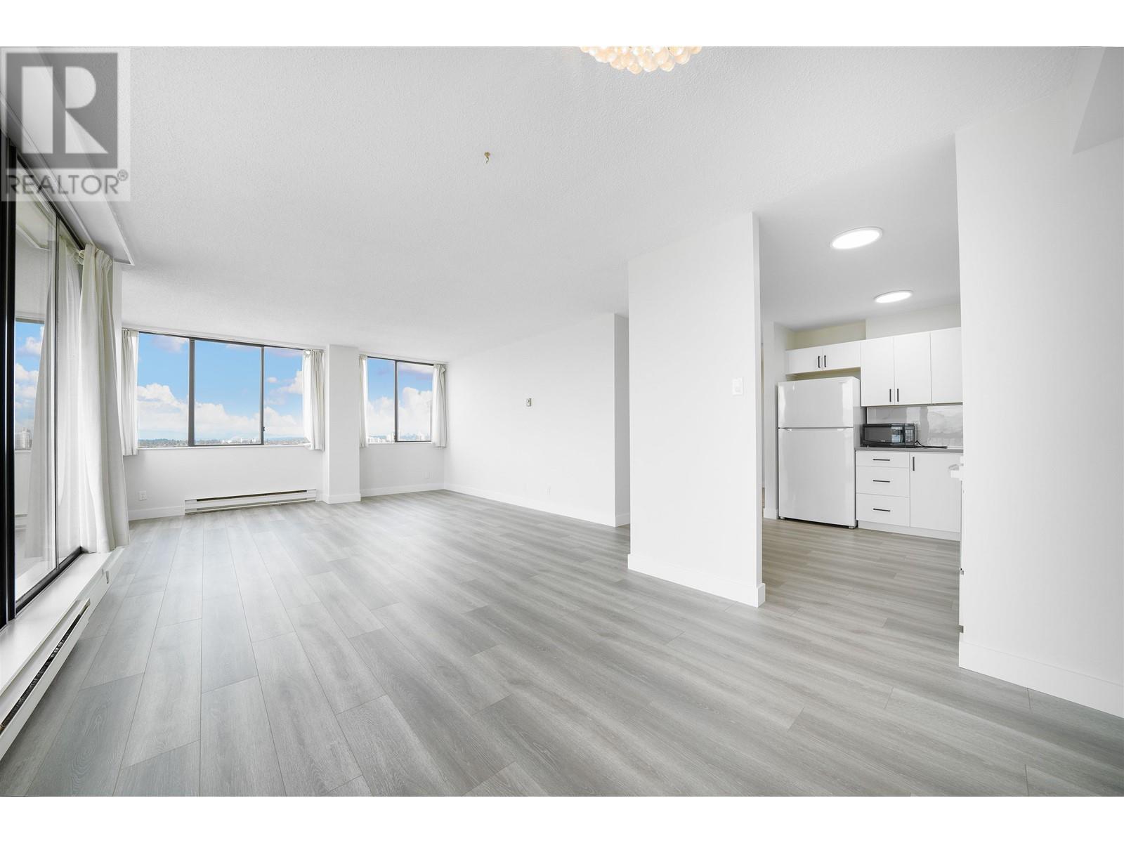 2102 6540 Burlington Avenue, Burnaby, British Columbia  V5H 4G3 - Photo 6 - R2821181