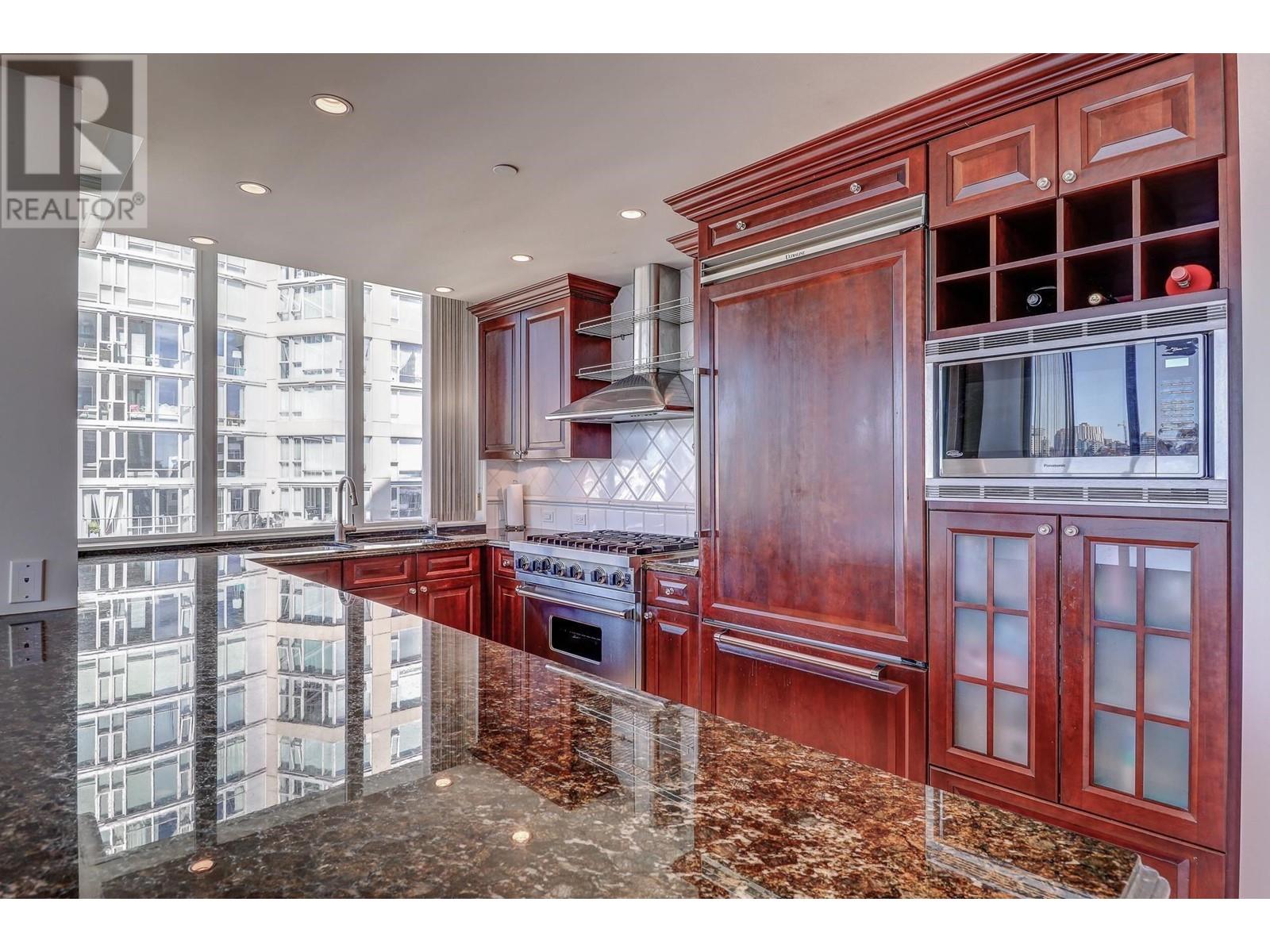 801 1328 Marinaside Crescent, Vancouver, British Columbia  V6Z 3B3 - Photo 10 - R2821217