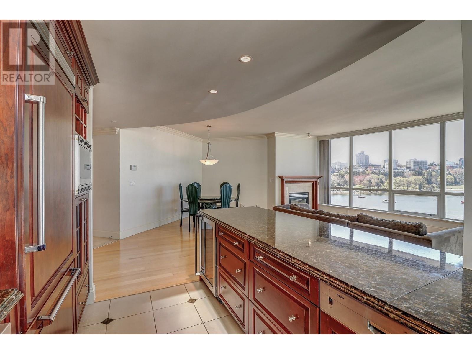 801 1328 Marinaside Crescent, Vancouver, British Columbia  V6Z 3B3 - Photo 11 - R2821217