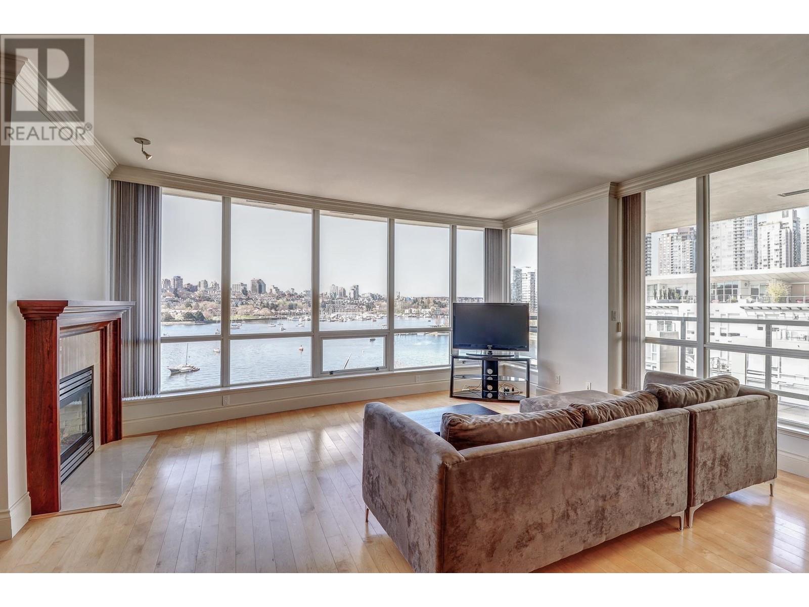 801 1328 Marinaside Crescent, Vancouver, British Columbia  V6Z 3B3 - Photo 4 - R2821217