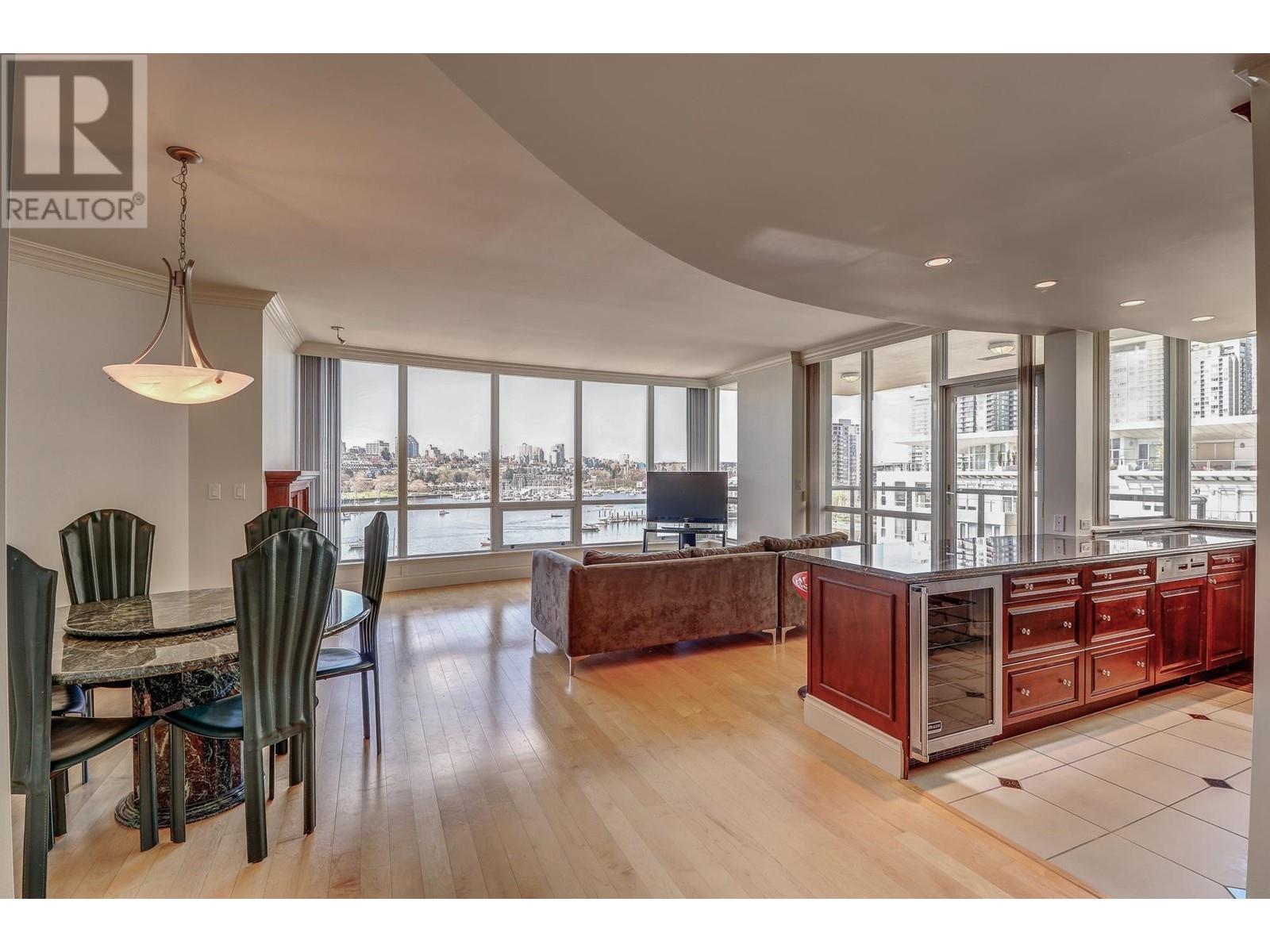 801 1328 Marinaside Crescent, Vancouver, British Columbia  V6Z 3B3 - Photo 5 - R2821217