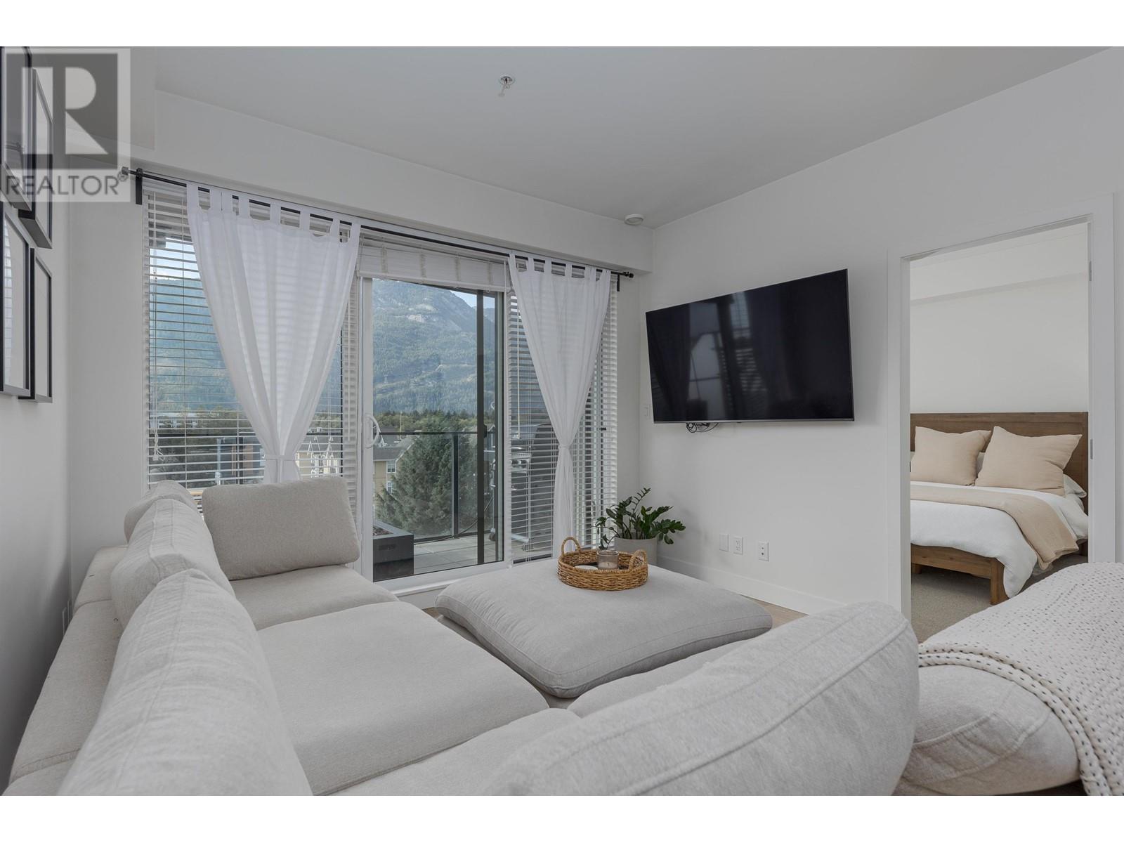 609 37881 Cleveland Avenue, Squamish, British Columbia  V8B 0Z7 - Photo 3 - R2821235