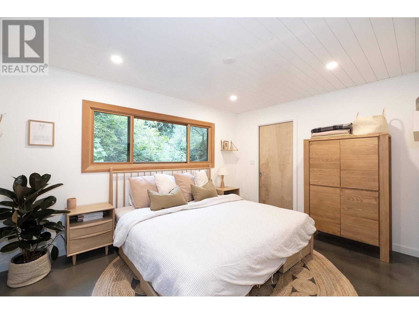 1852 Ocean Beach Esplanade, Gibsons, British Columbia  V0N 1V5 - Photo 23 - R2821314