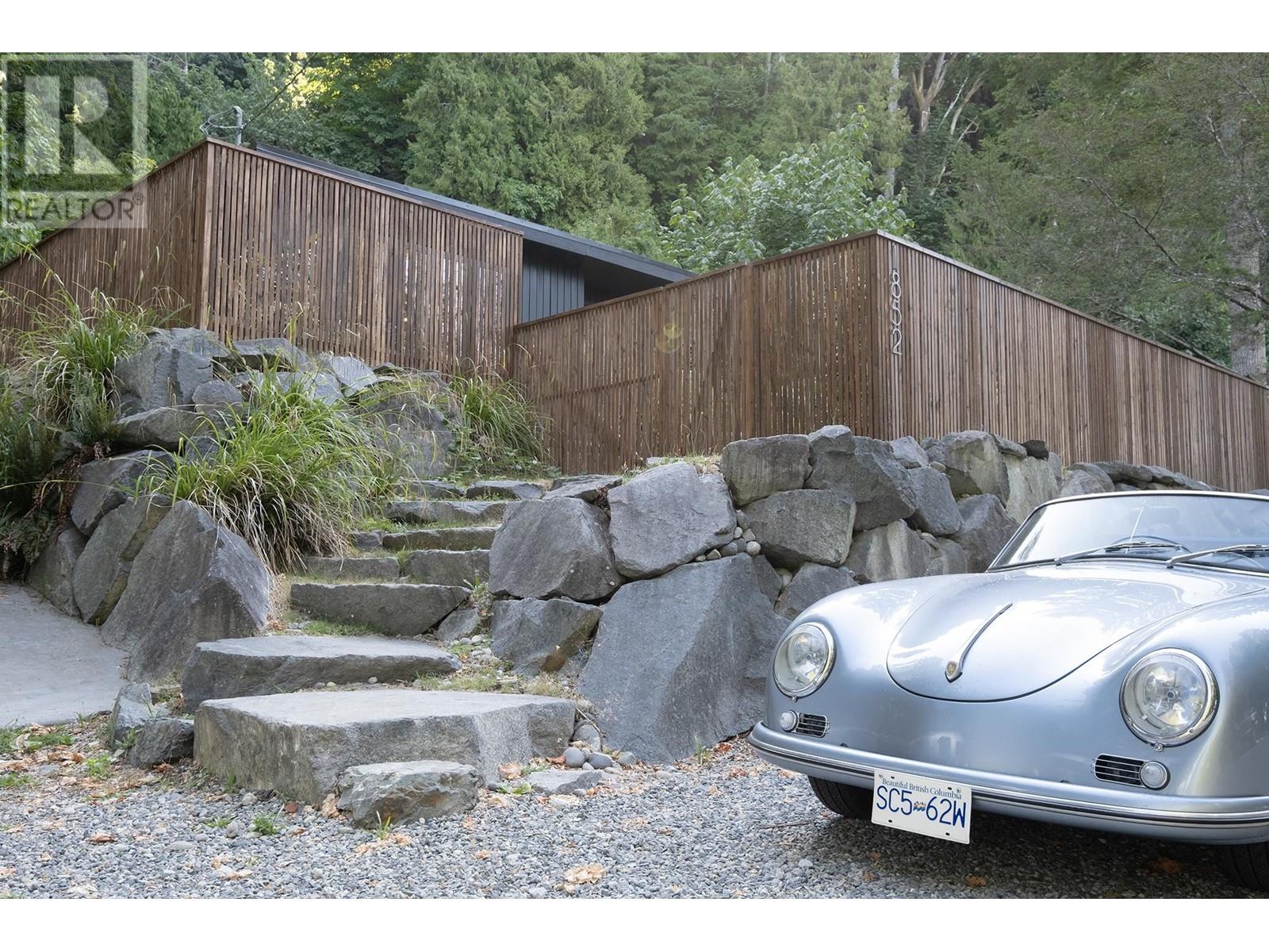 1852 Ocean Beach Esplanade, Gibsons, British Columbia  V0N 1V5 - Photo 33 - R2821314