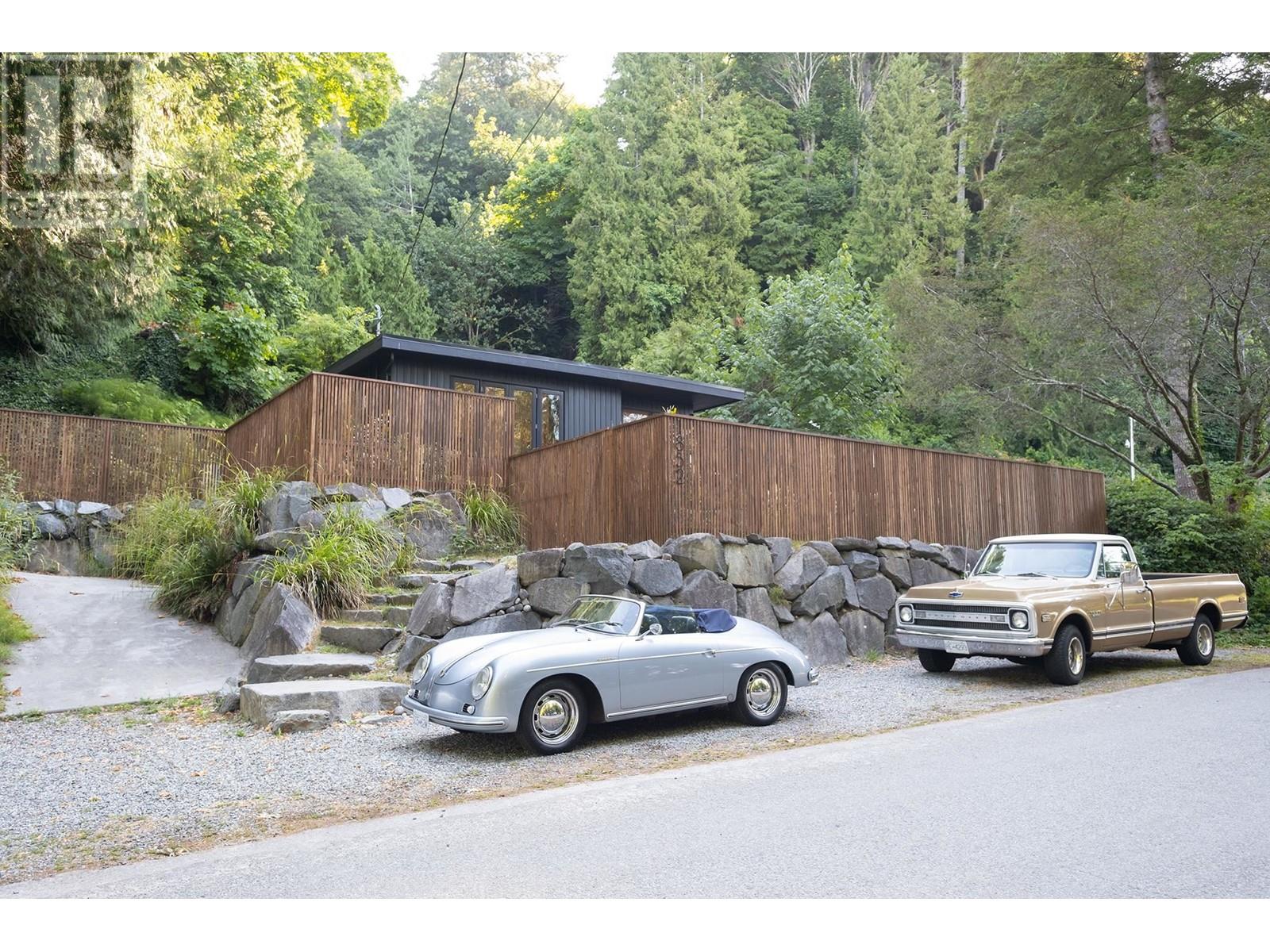 1852 Ocean Beach Esplanade, Gibsons, British Columbia  V0N 1V5 - Photo 36 - R2821314