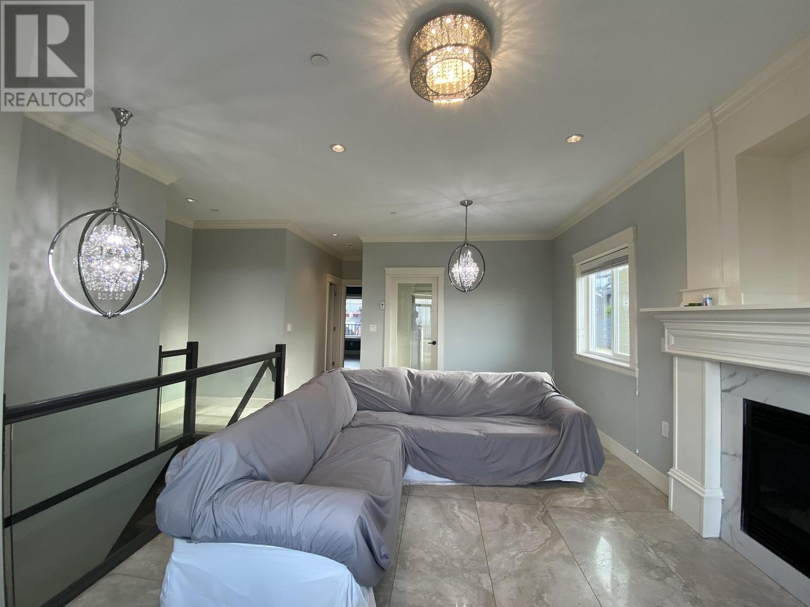 Main 717 East 61st Avenue, Vancouver, British Columbia  V5X 2C1 - Photo 10 - R2821283