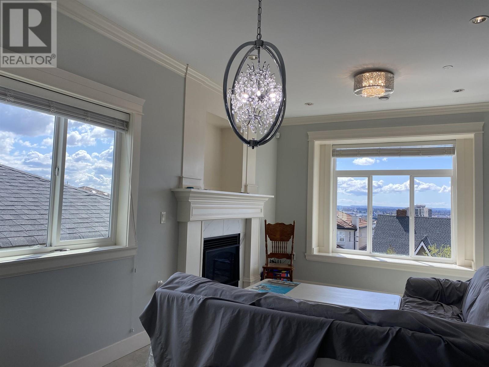 Main 717 East 61st Avenue, Vancouver, British Columbia  V5X 2C1 - Photo 11 - R2821283