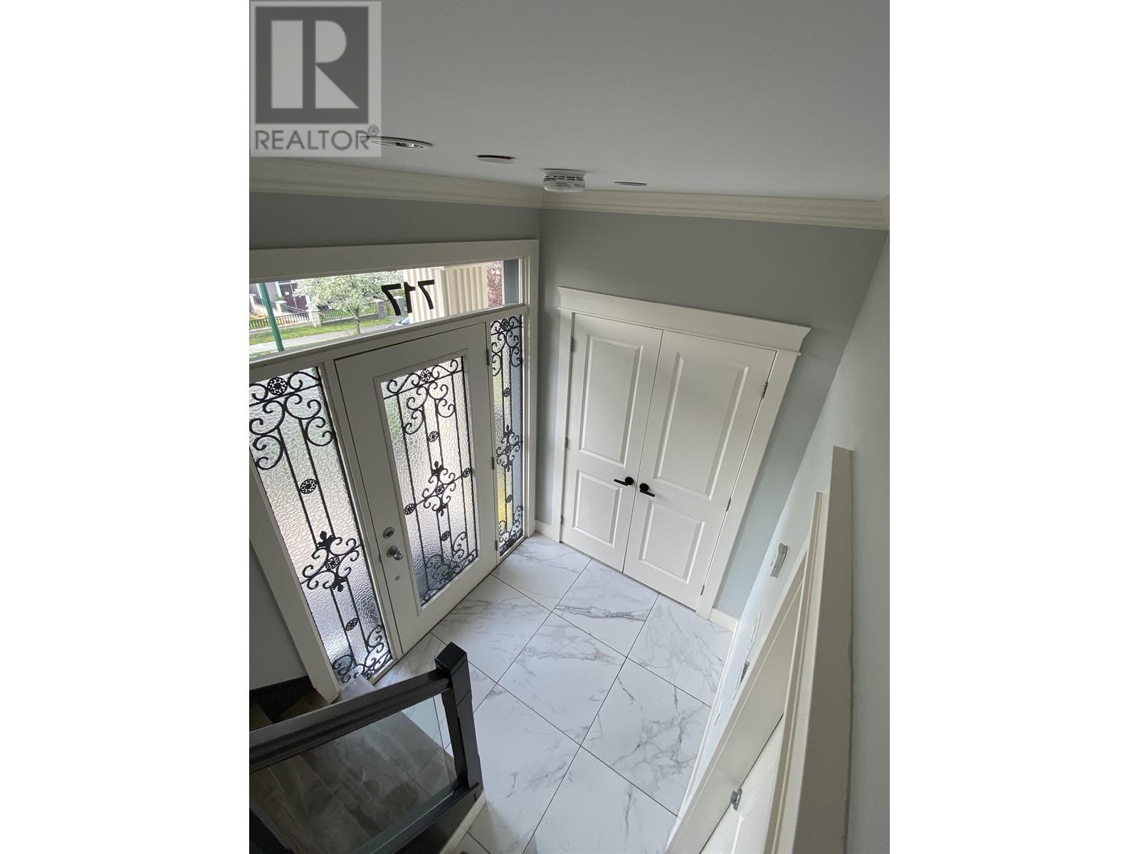 Main 717 East 61st Avenue, Vancouver, British Columbia  V5X 2C1 - Photo 13 - R2821283