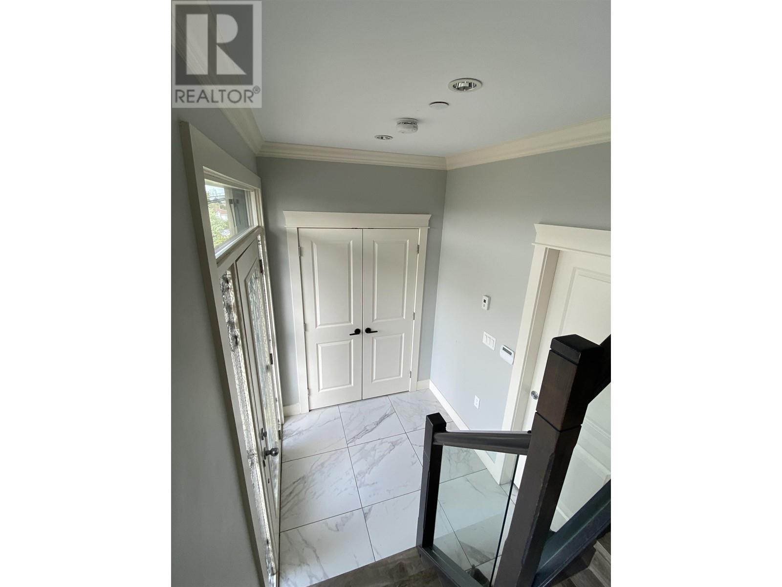 Main 717 East 61st Avenue, Vancouver, British Columbia  V5X 2C1 - Photo 24 - R2821283