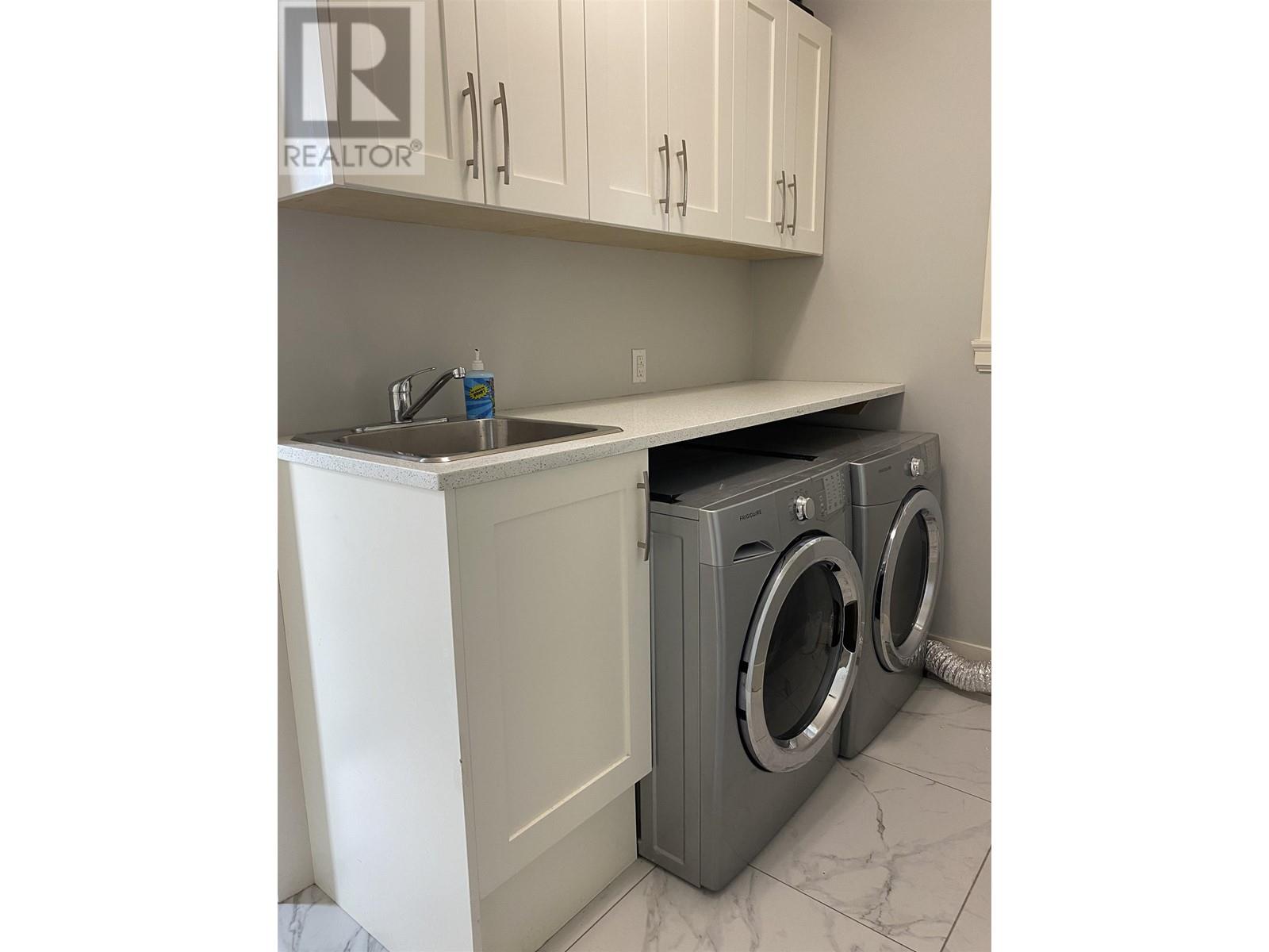 Main 717 East 61st Avenue, Vancouver, British Columbia  V5X 2C1 - Photo 27 - R2821283