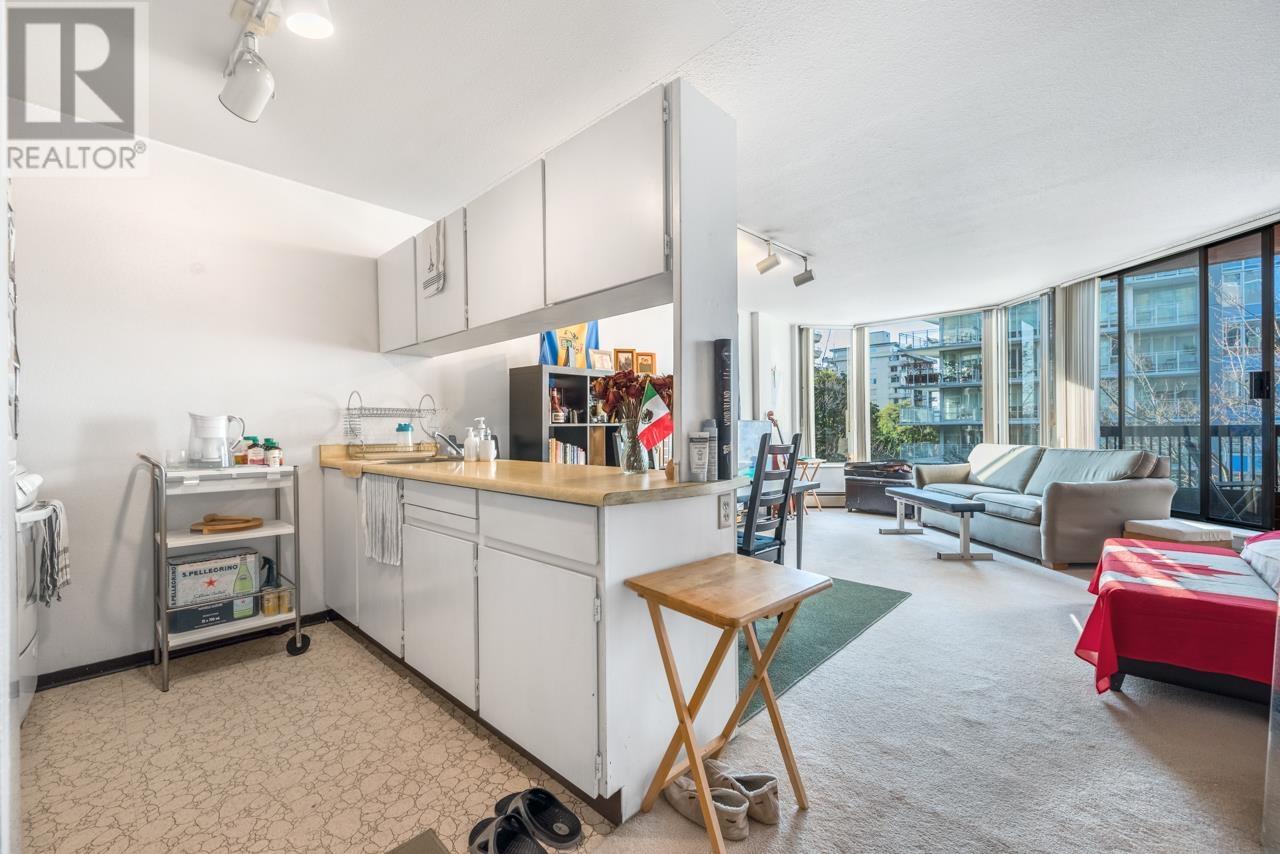 602 1330 Burrard Street, Vancouver, British Columbia  V6Z 2B8 - Photo 2 - R2821096