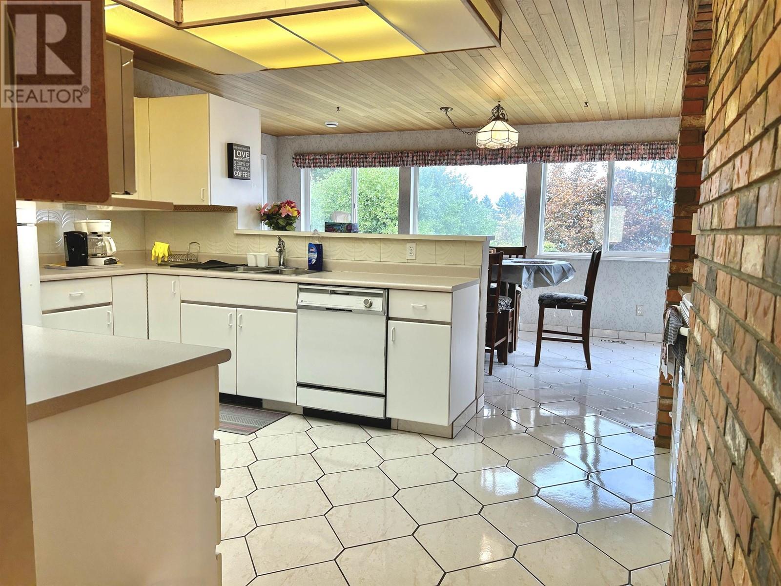 1564 Thompson Road, Langdale, British Columbia  V0N 1V6 - Photo 14 - R2821211