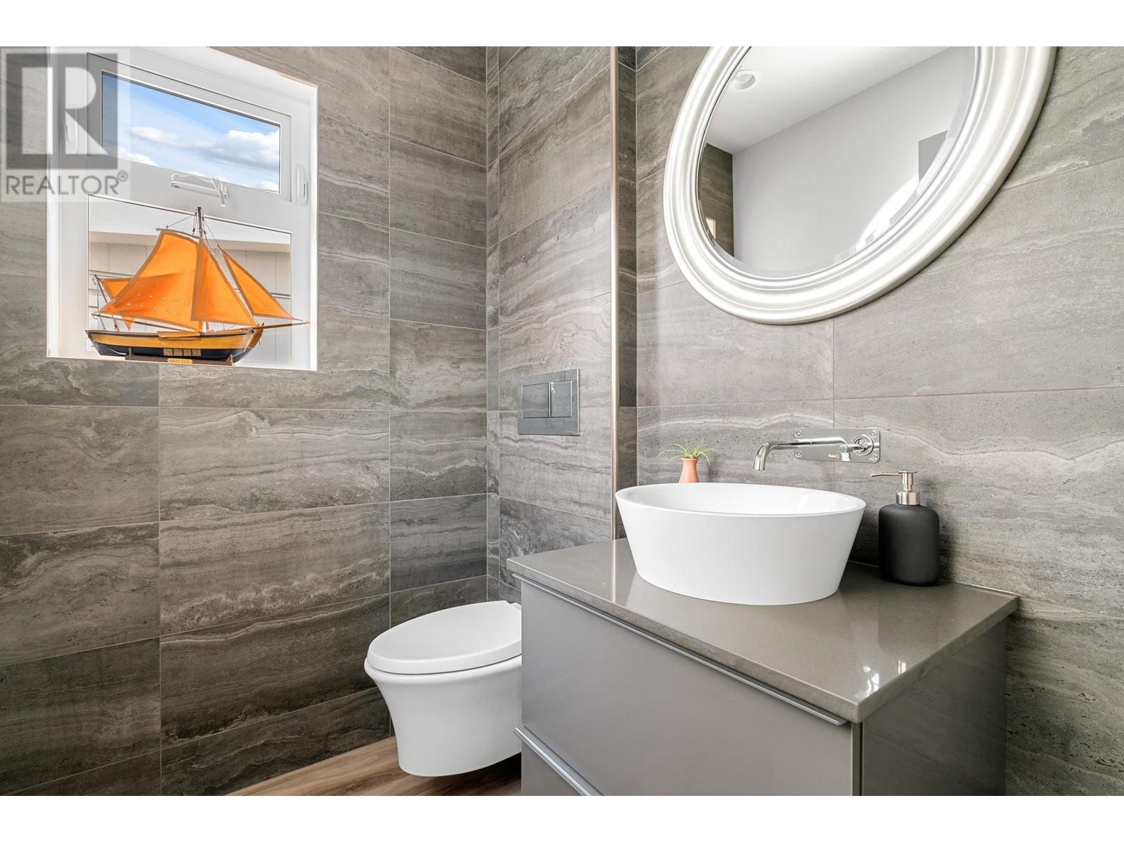 9 415 W Esplanade, North Vancouver, British Columbia  V7M 1A6 - Photo 17 - R2815251