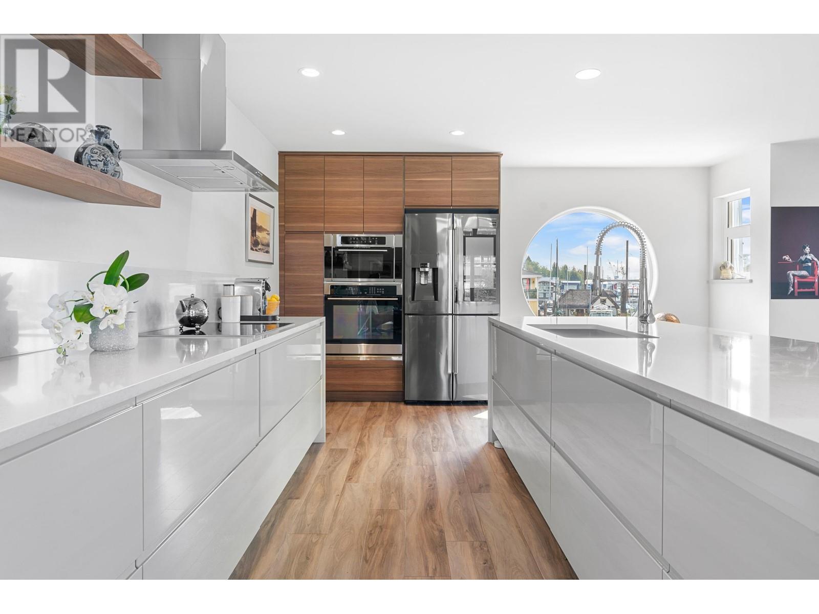 9 415 W Esplanade, North Vancouver, British Columbia  V7M 1A6 - Photo 14 - R2815251