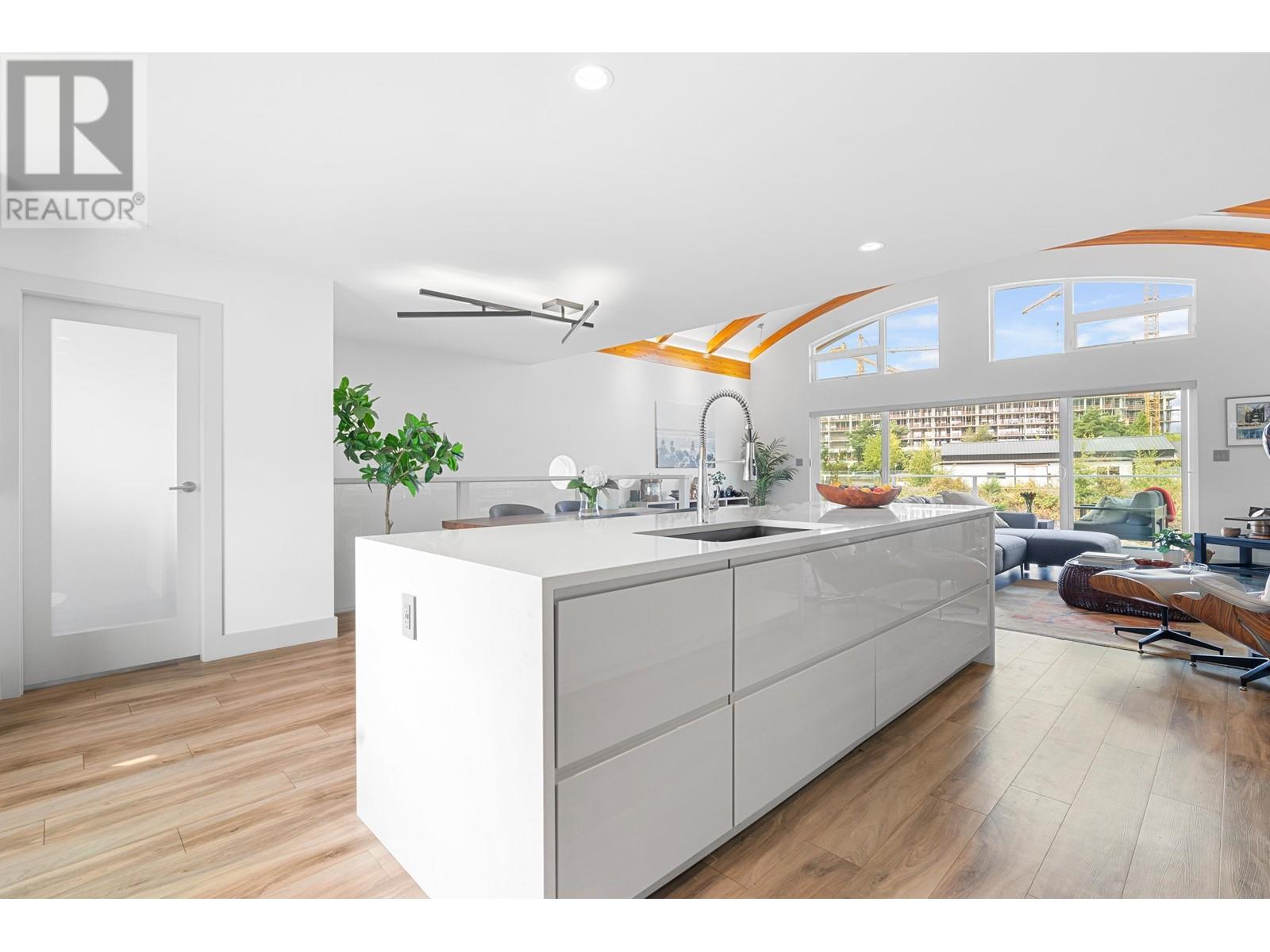 9 415 W Esplanade, North Vancouver, British Columbia  V7M 1A6 - Photo 11 - R2815251