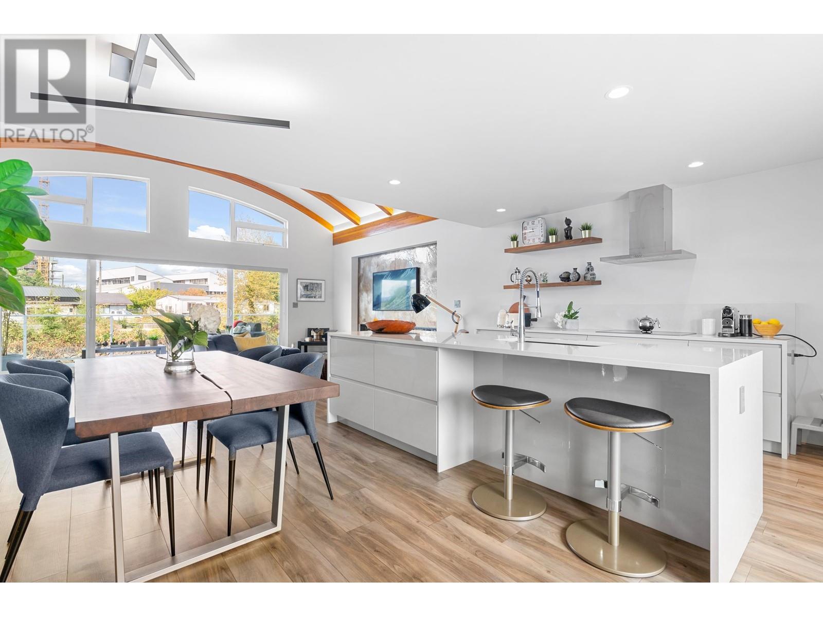 9 415 W Esplanade, North Vancouver, British Columbia  V7M 1A6 - Photo 10 - R2815251