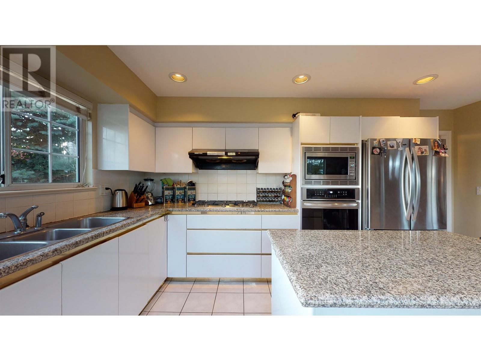 2398 W 19th Avenue, Vancouver, British Columbia  V6L 1C6 - Photo 11 - R2820952