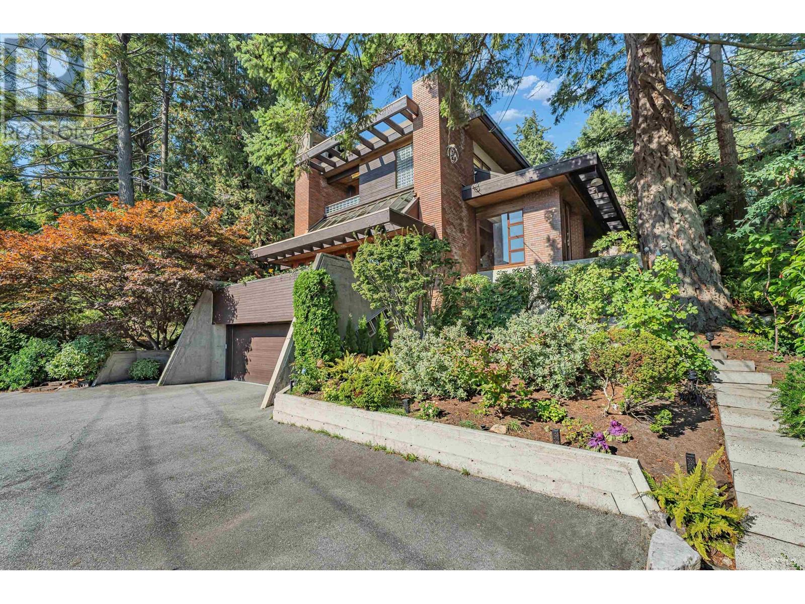 4651 Marine Drive, West Vancouver, British Columbia  V7W 2P1 - Photo 3 - R2821185