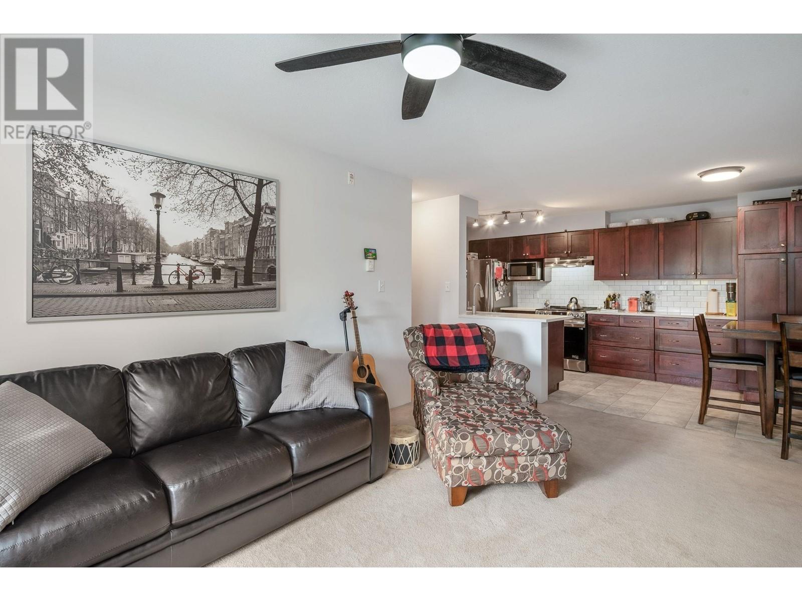 302 1200 Pacific Street, Coquitlam, British Columbia  V3B 6E5 - Photo 3 - R2821316
