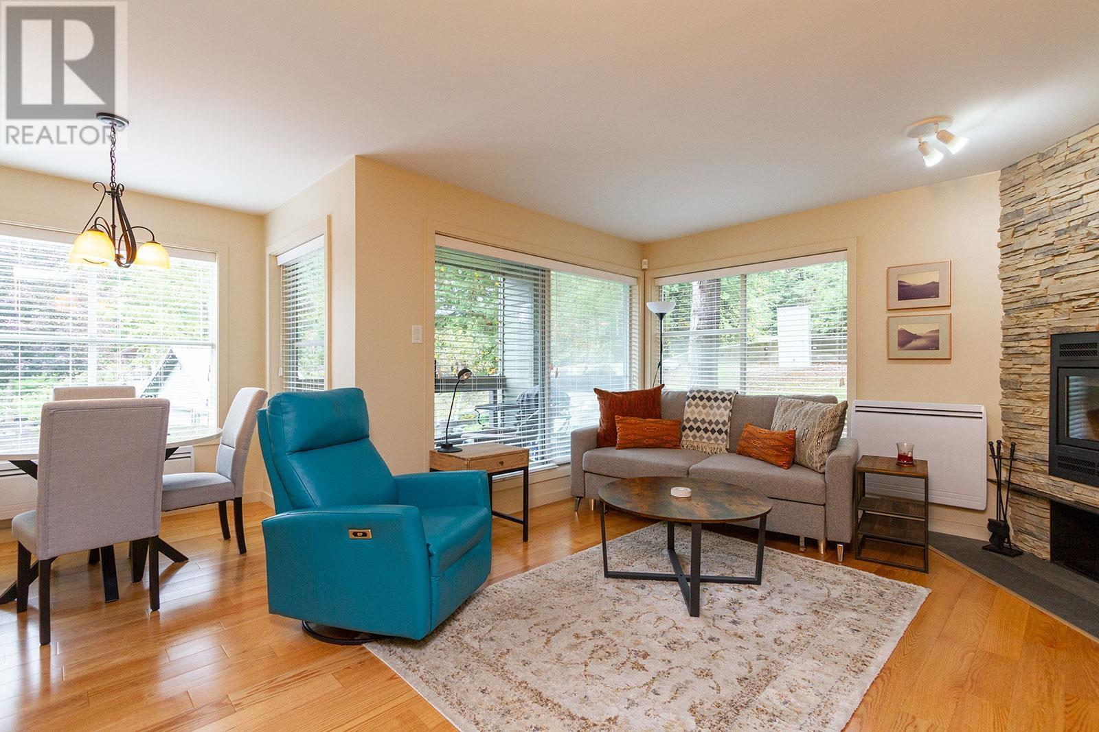 2 2217 Marmot Place, Whistler, British Columbia  V8E 0B4 - Photo 2 - R2821362