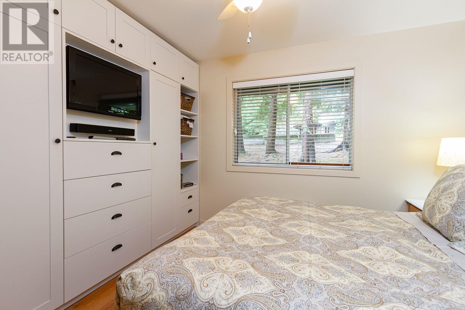 2 2217 Marmot Place, Whistler, British Columbia  V8E 0B4 - Photo 9 - R2821362
