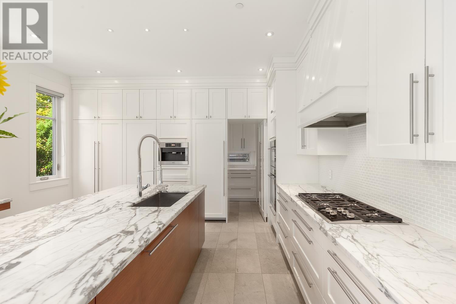1353 Walnut Street, Vancouver, British Columbia  V6J 3R2 - Photo 8 - R2821425