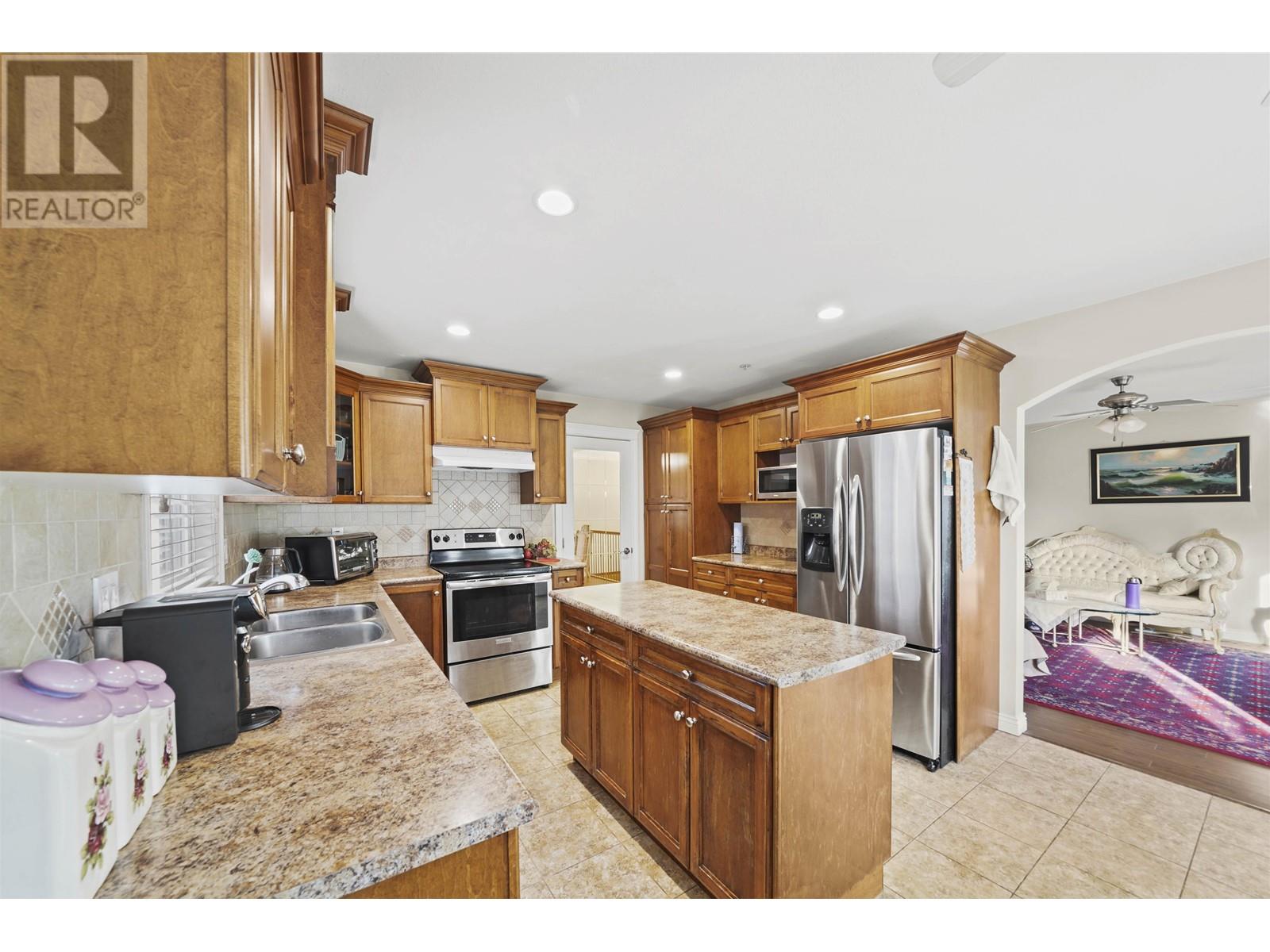 21500 Donovan Avenue, Maple Ridge, British Columbia  V2X 3A1 - Photo 11 - R2821438