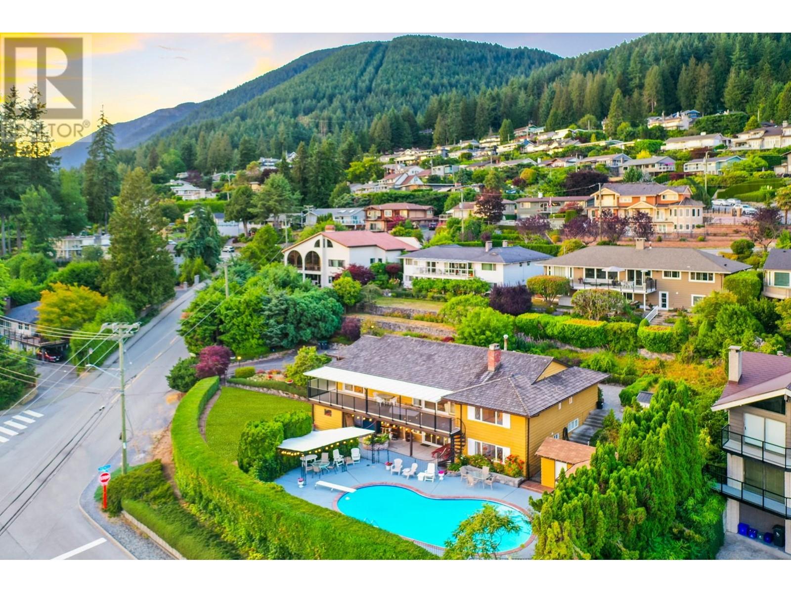4360 Delbrook Avenue, North Vancouver, British Columbia  V7N 4A3 - Photo 14 - R2821448