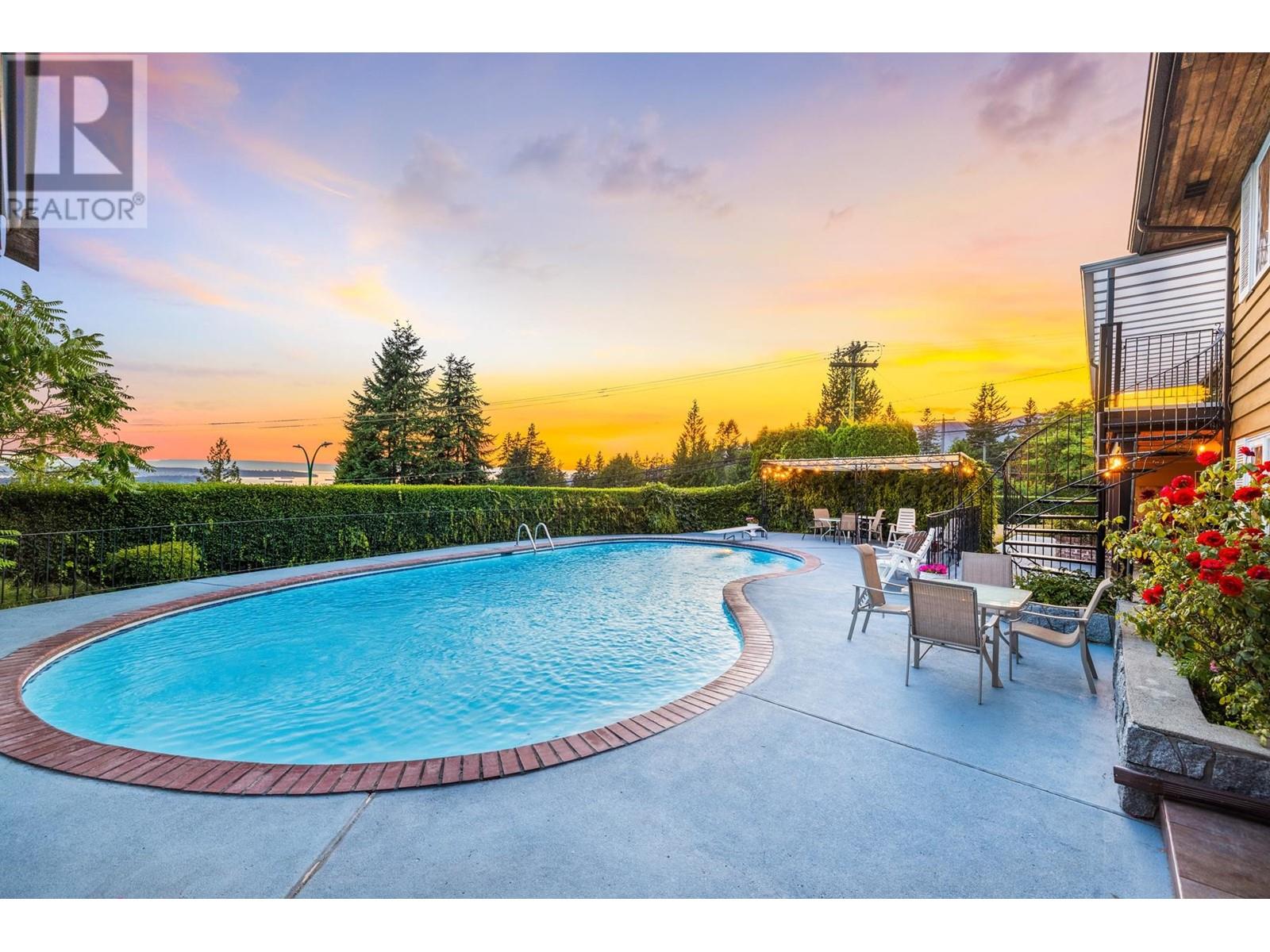 4360 Delbrook Avenue, North Vancouver, British Columbia  V7N 4A3 - Photo 5 - R2821448