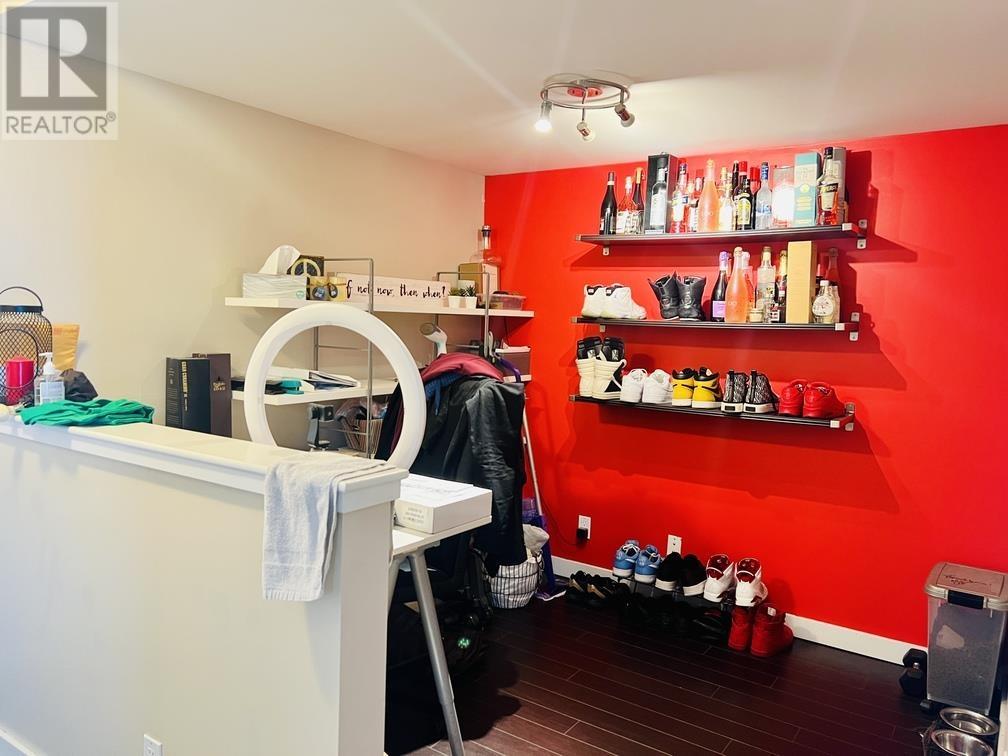 2504 2225 Holdom Avenue, Burnaby, British Columbia  V5B 0A1 - Photo 13 - R2821250