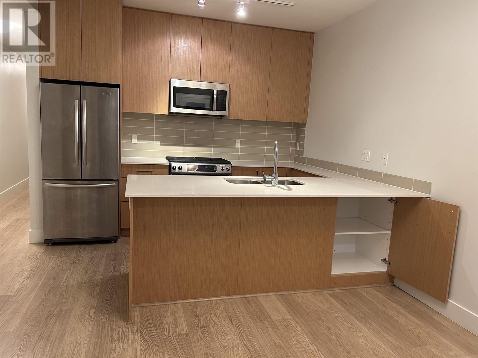 102 4255 Sardis Street, Burnaby, British Columbia  V5H 1K6 - Photo 3 - R2821471