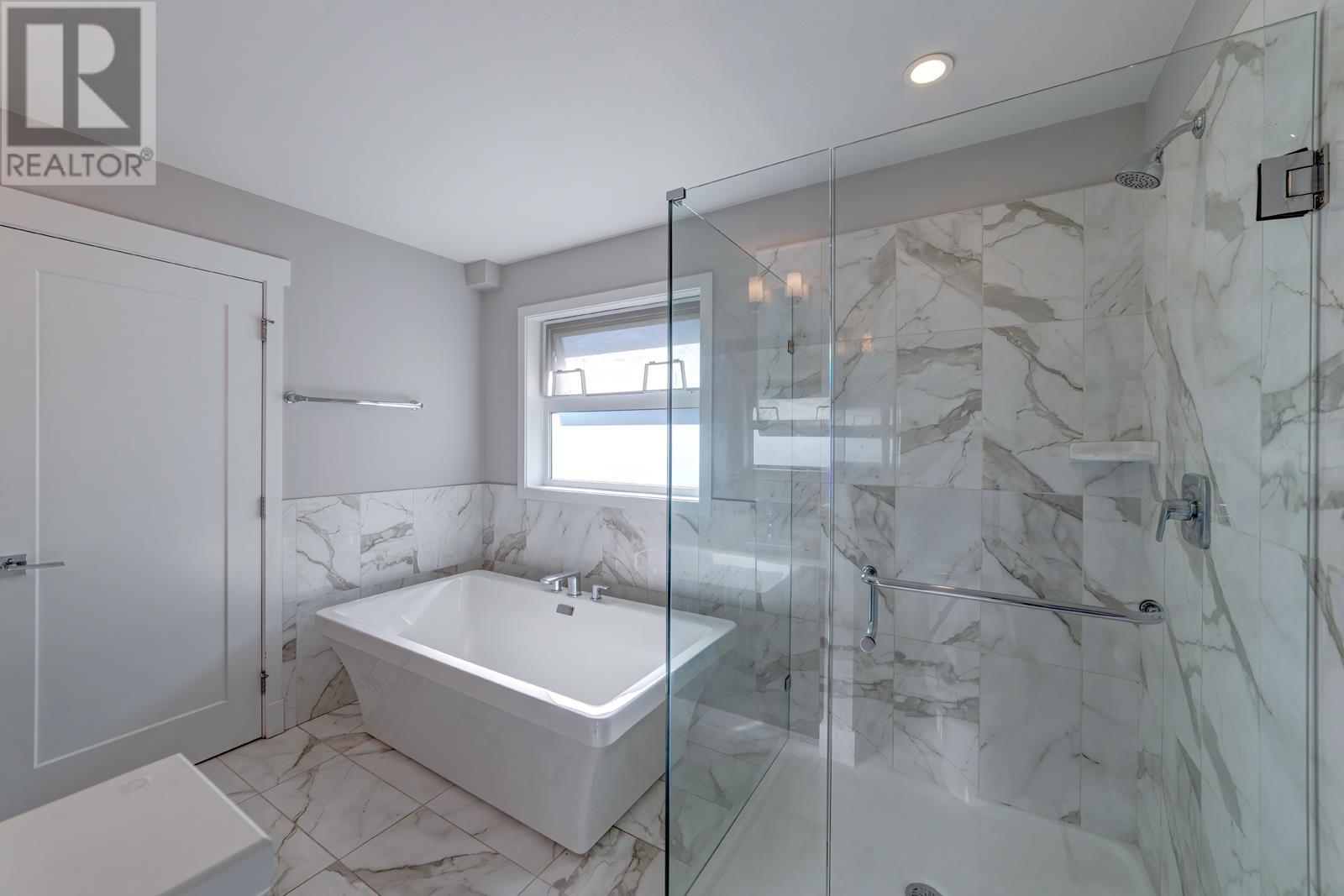 1429 Strawline Hill Street, Coquitlam, British Columbia  V3E 0L6 - Photo 21 - R2821148