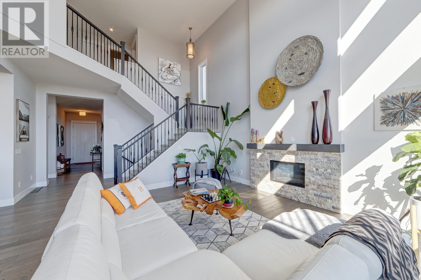 1429 Strawline Hill Street, Coquitlam, British Columbia  V3E 0L6 - Photo 11 - R2821148