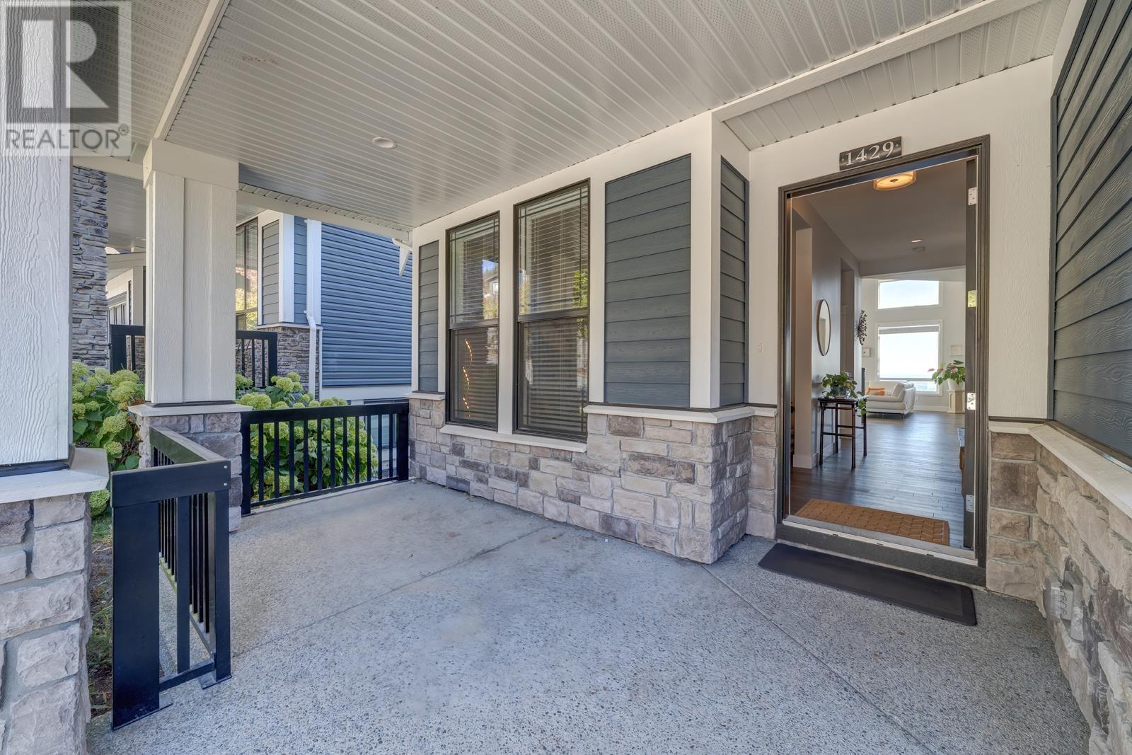 1429 Strawline Hill Street, Coquitlam, British Columbia  V3E 0L6 - Photo 4 - R2821148