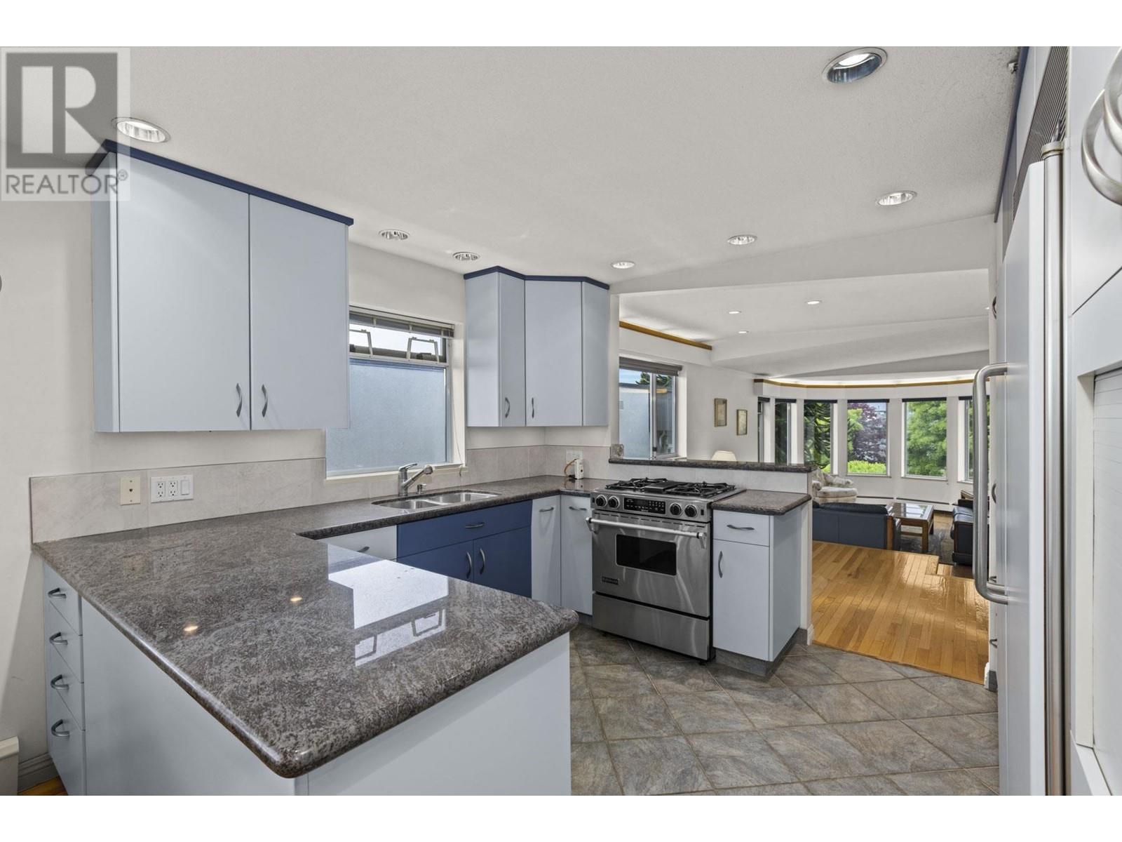 3676 Mcgill Street, Vancouver, British Columbia  V5K 1J4 - Photo 10 - R2821482