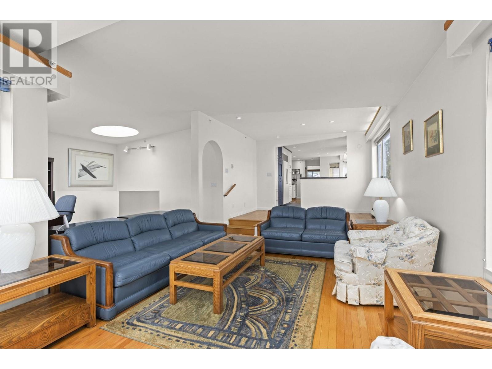 3676 Mcgill Street, Vancouver, British Columbia  V5K 1J4 - Photo 4 - R2821482