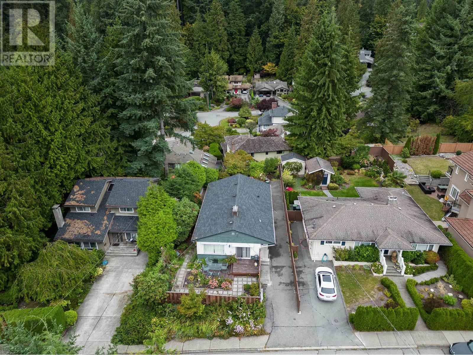 1428 PAISLEY ROAD, north vancouver, British Columbia