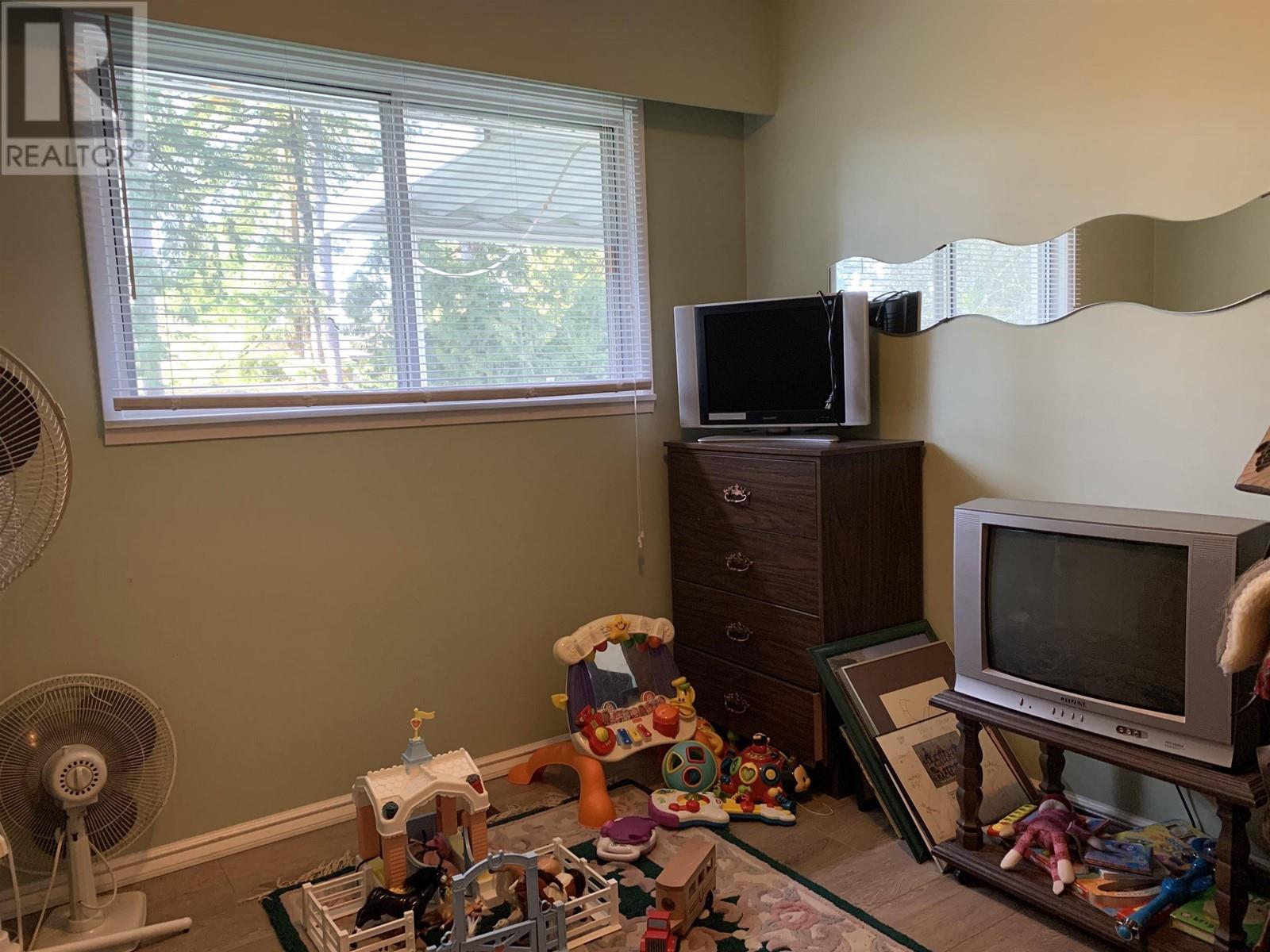 11945 Hall Street, Maple Ridge, British Columbia  V2X 5L9 - Photo 13 - R2821549