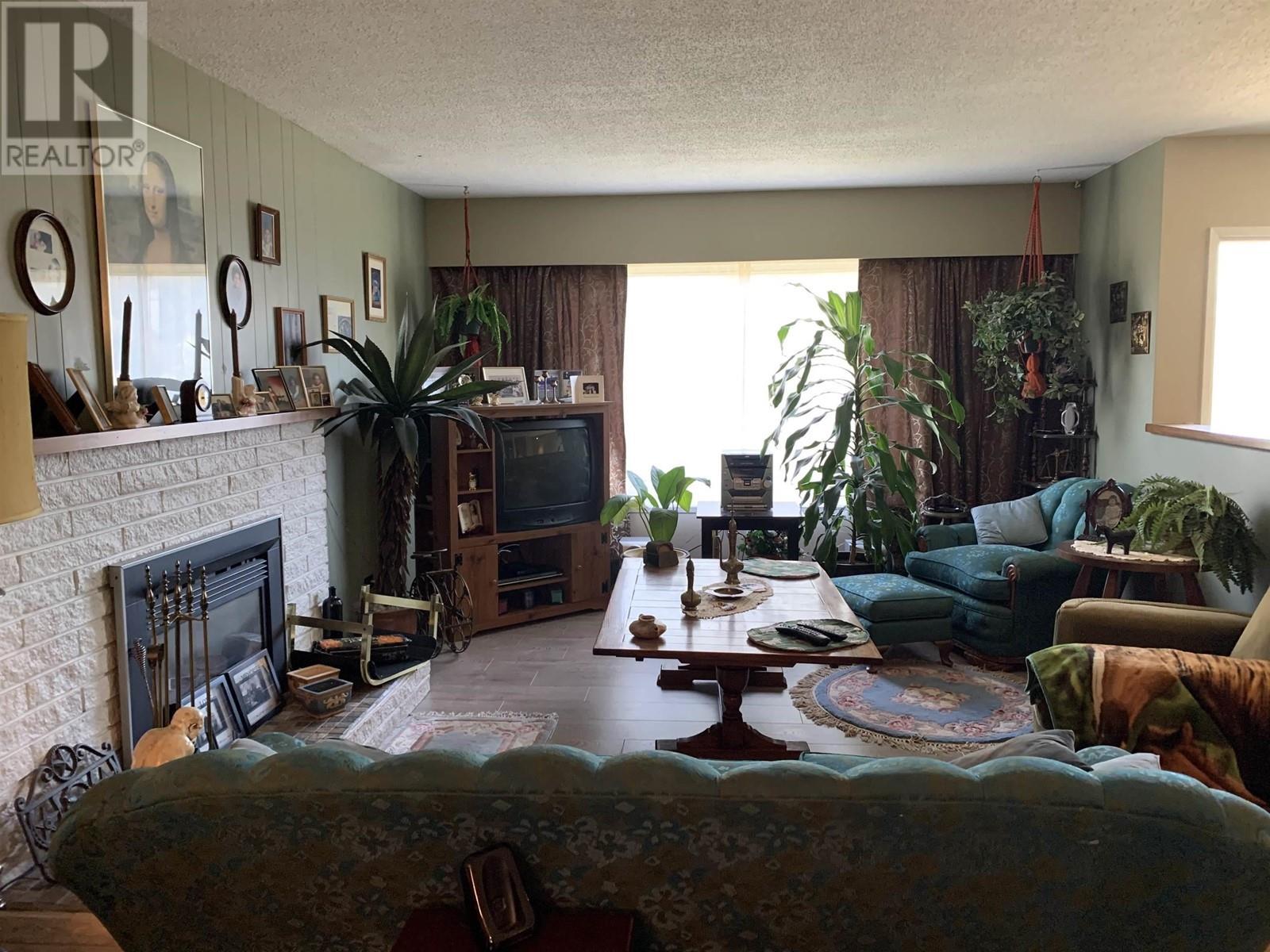 11945 Hall Street, Maple Ridge, British Columbia  V2X 5L9 - Photo 6 - R2821549