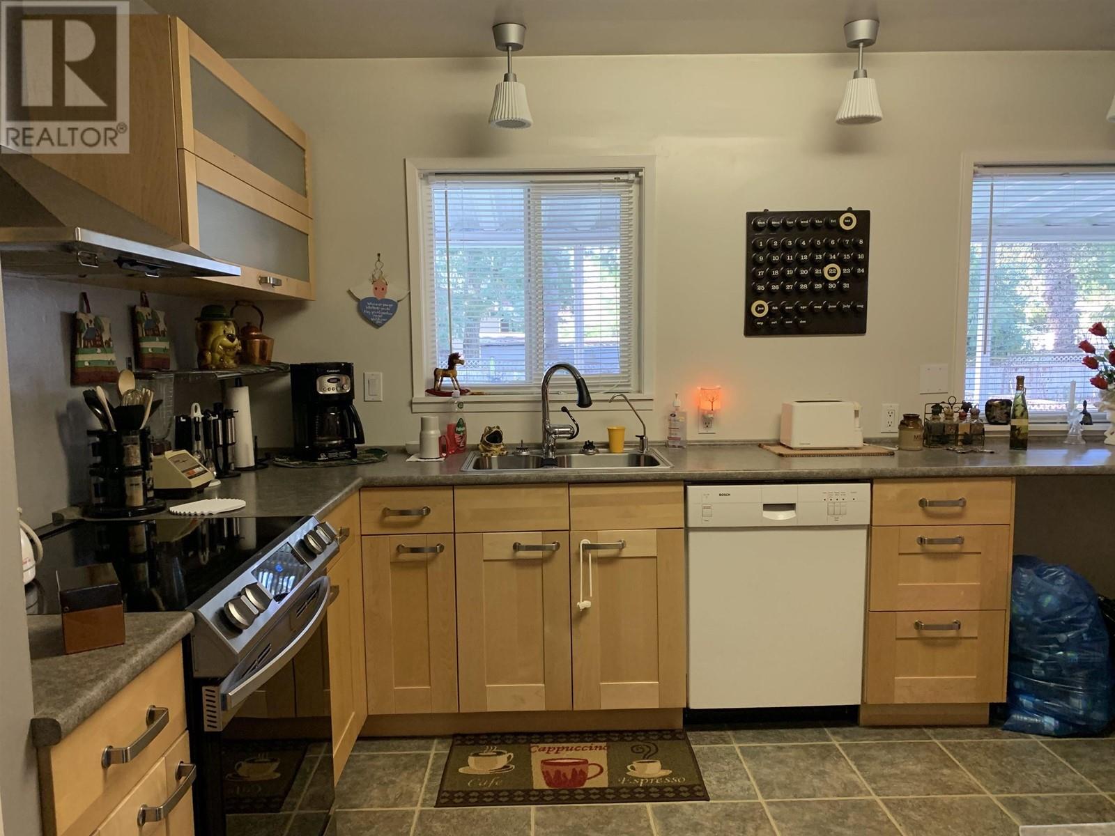 11945 Hall Street, Maple Ridge, British Columbia  V2X 5L9 - Photo 8 - R2821549