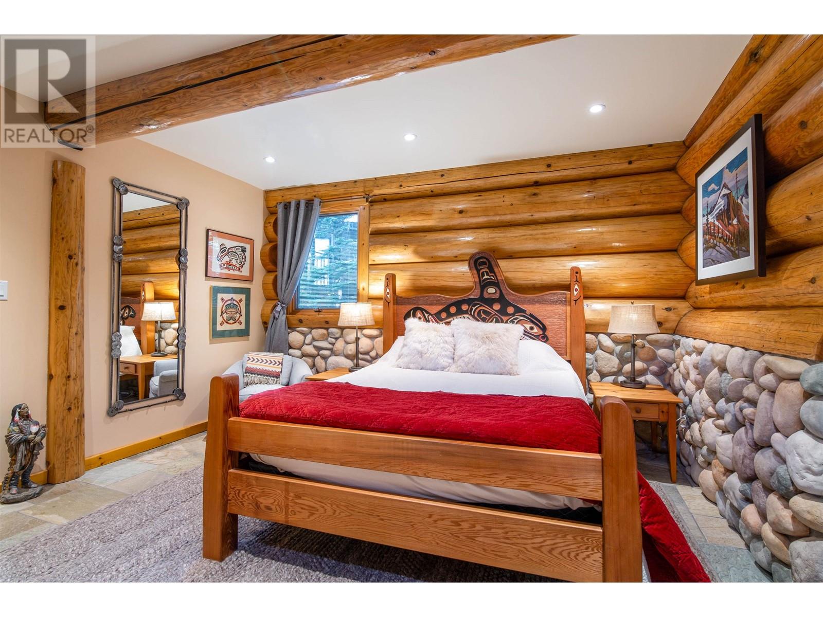 3230 Juniper Place, Whistler, British Columbia  V8E 0B8 - Photo 15 - R2821560