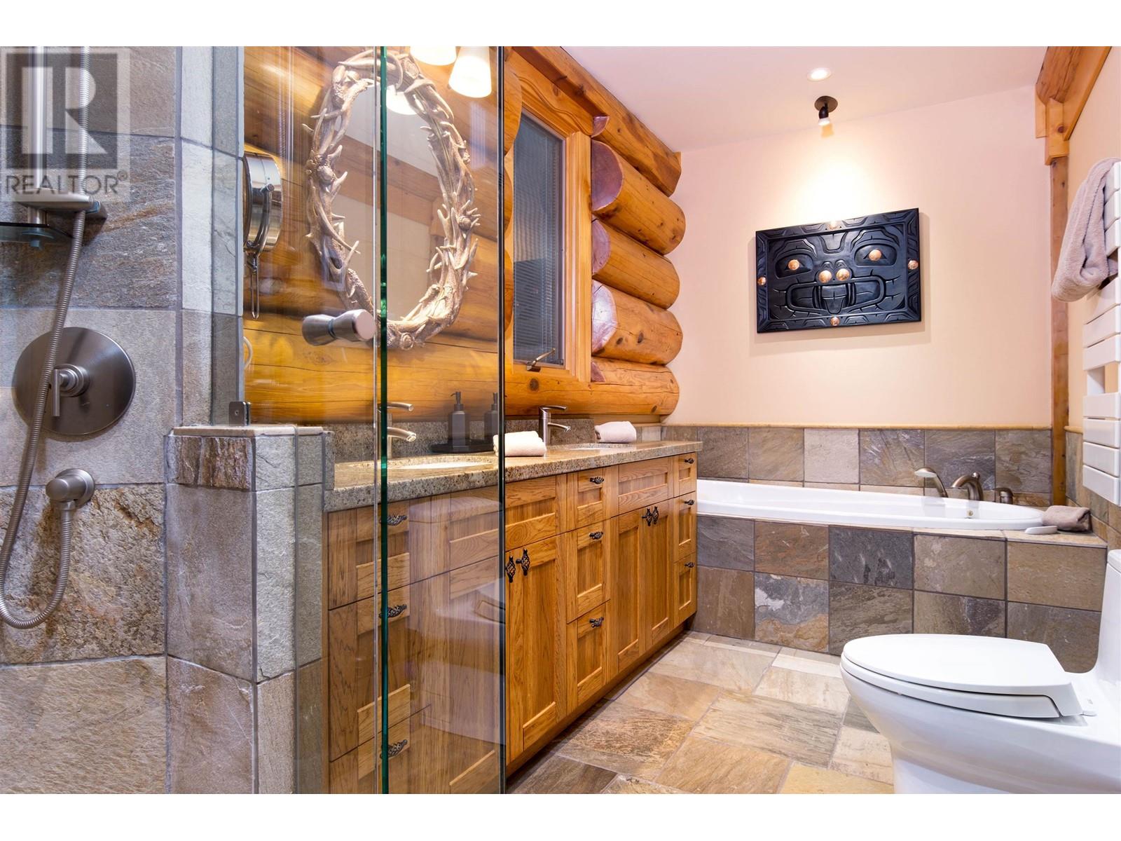 3230 Juniper Place, Whistler, British Columbia  V8E 0B8 - Photo 17 - R2821560