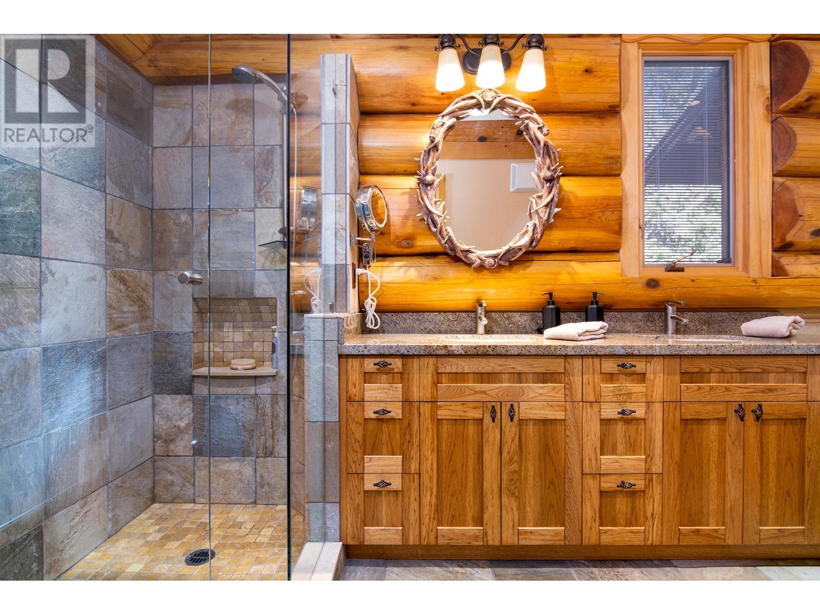 3230 Juniper Place, Whistler, British Columbia  V8E 0B8 - Photo 18 - R2821560