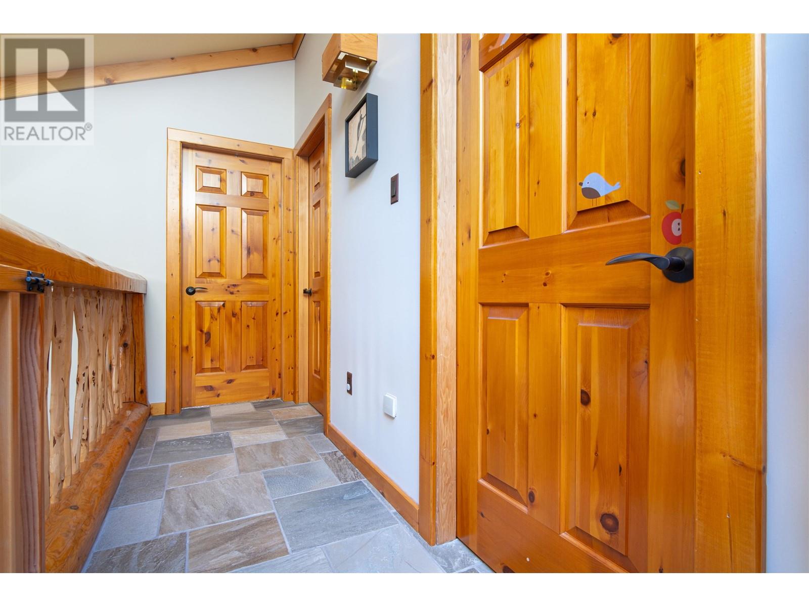 3230 Juniper Place, Whistler, British Columbia  V8E 0B8 - Photo 19 - R2821560