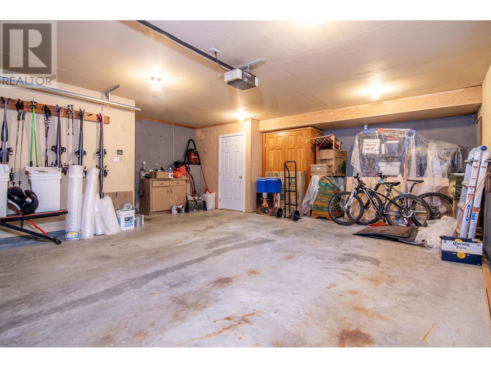 3230 Juniper Place, Whistler, British Columbia  V8E 0B8 - Photo 36 - R2821560